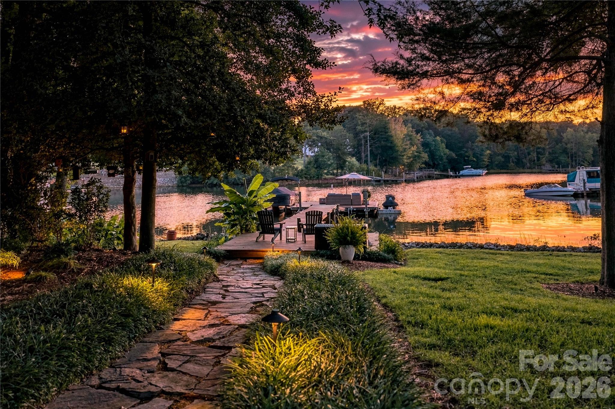 8172 Malibu Pointe Lane Property Photo 5
