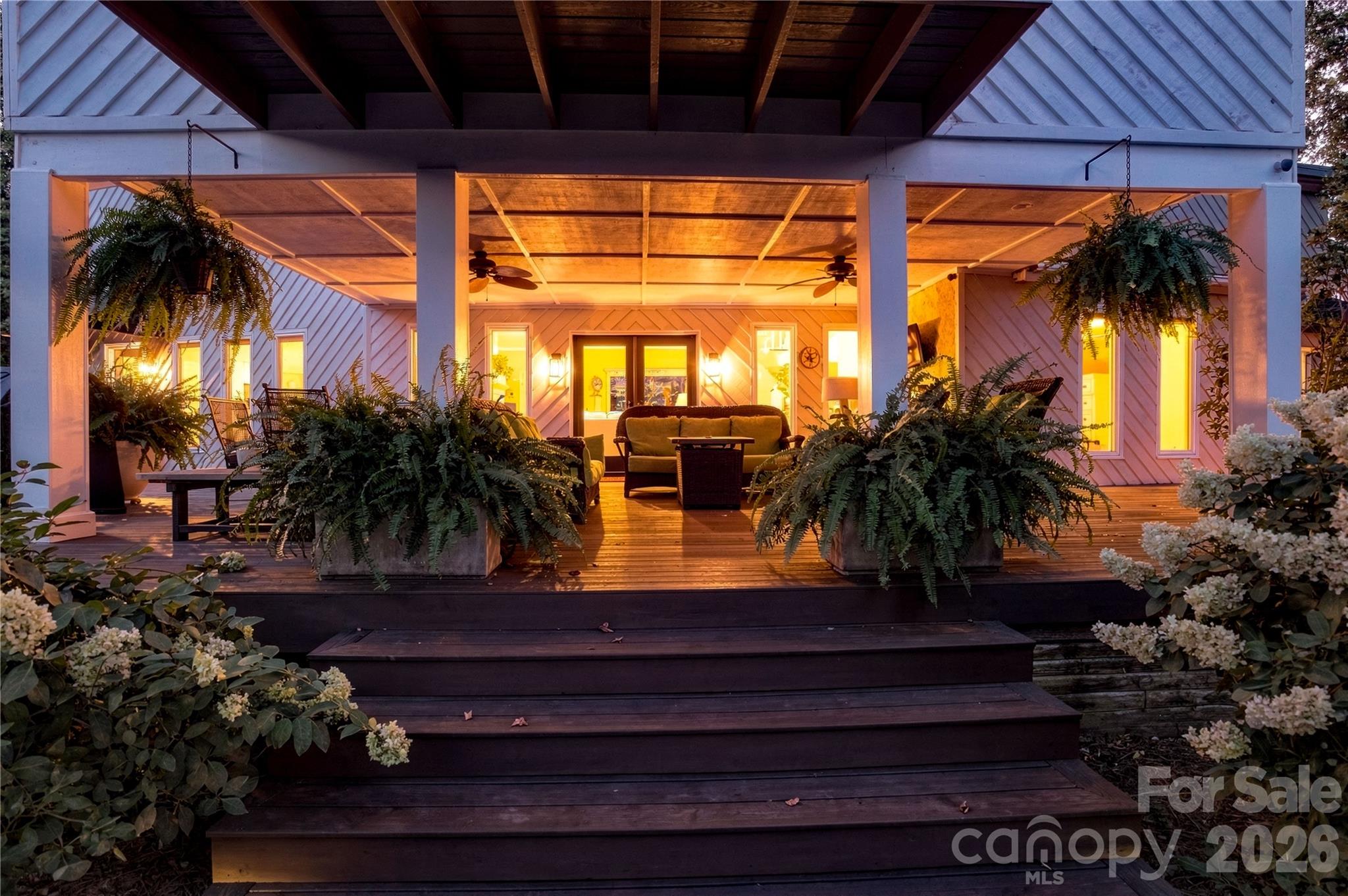8172 Malibu Pointe Lane Property Photo 8