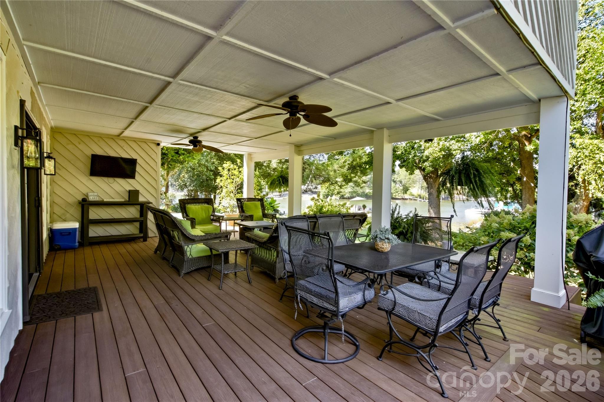 8172 Malibu Pointe Lane Property Photo 9