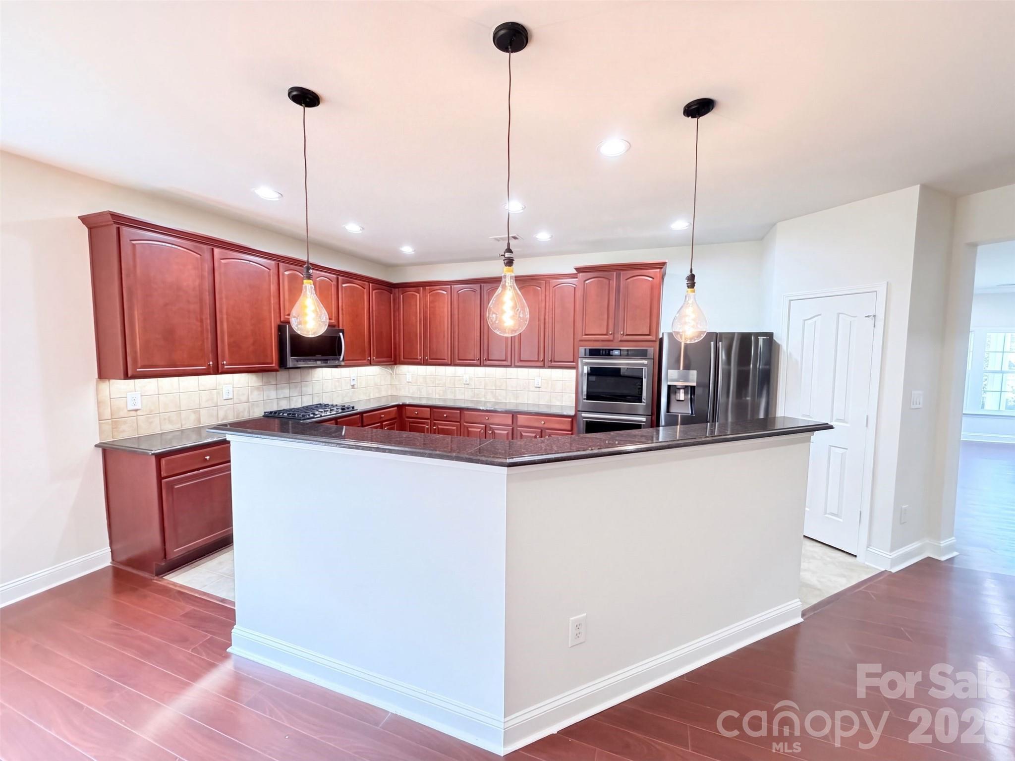 14903 Superior Street Property Photo 6