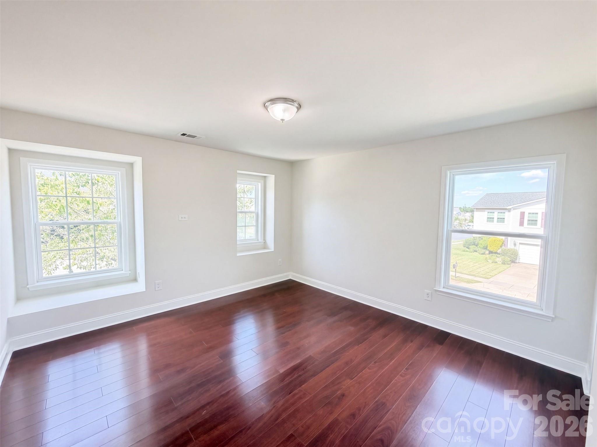 14903 Superior Street Property Photo 11