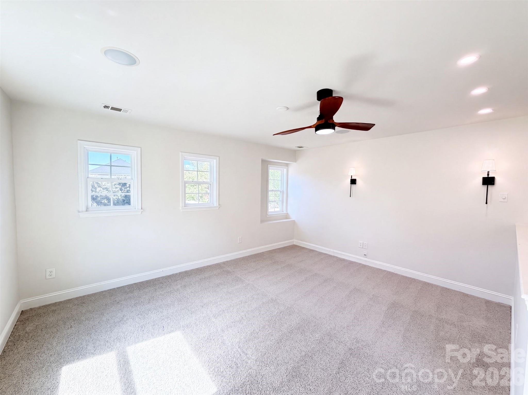 14903 Superior Street Property Photo 15