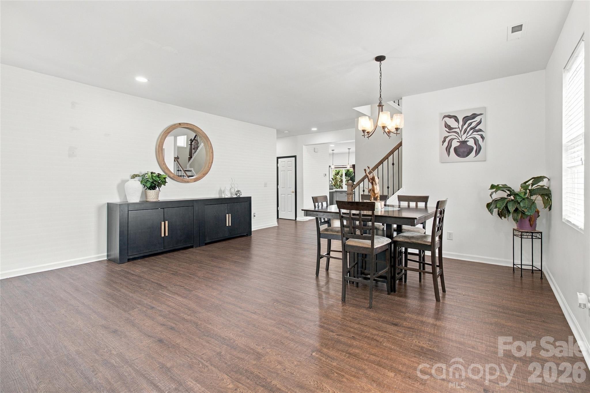 1119 Spicewood Pines Road Property Photo 3