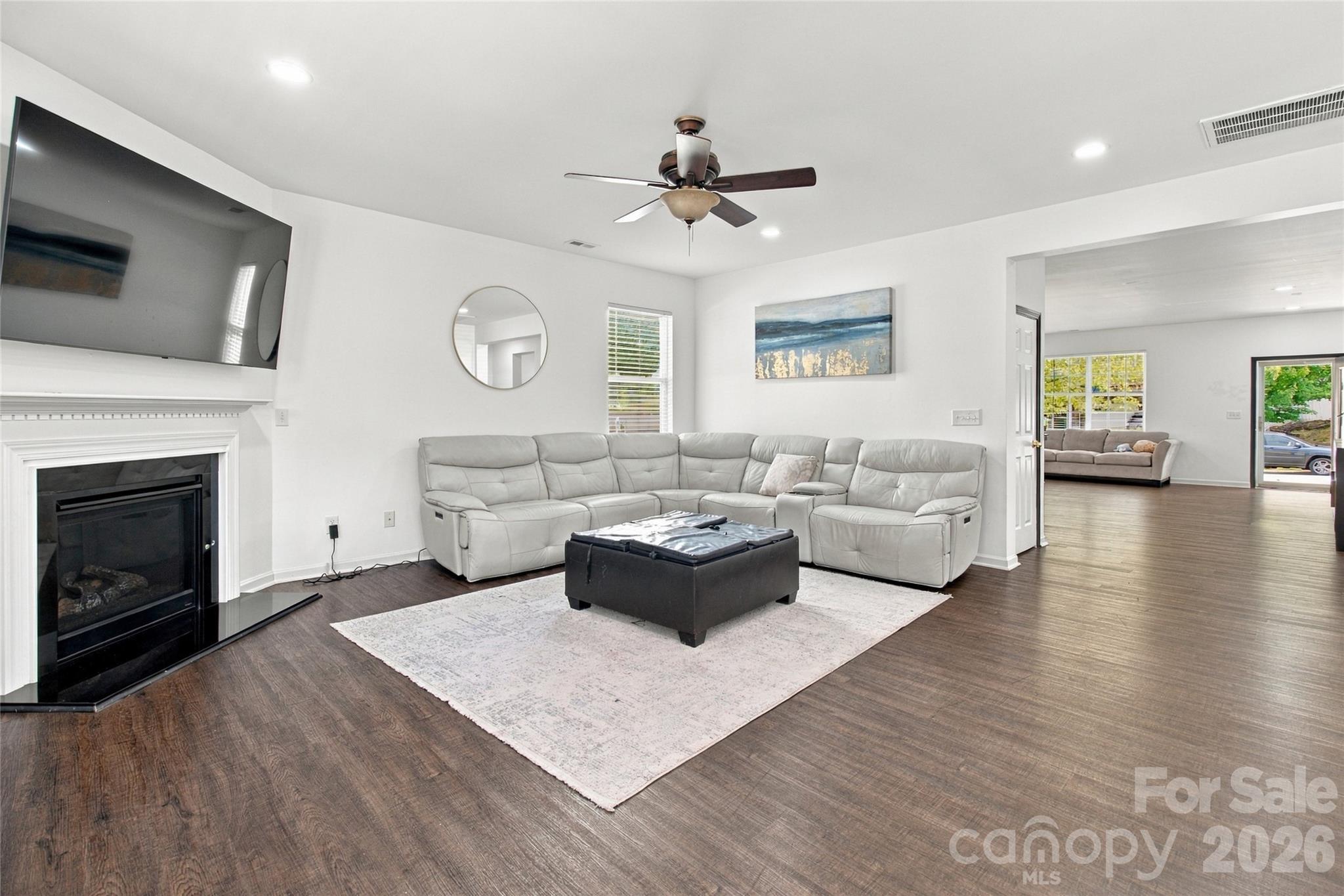 1119 Spicewood Pines Road Property Photo 4