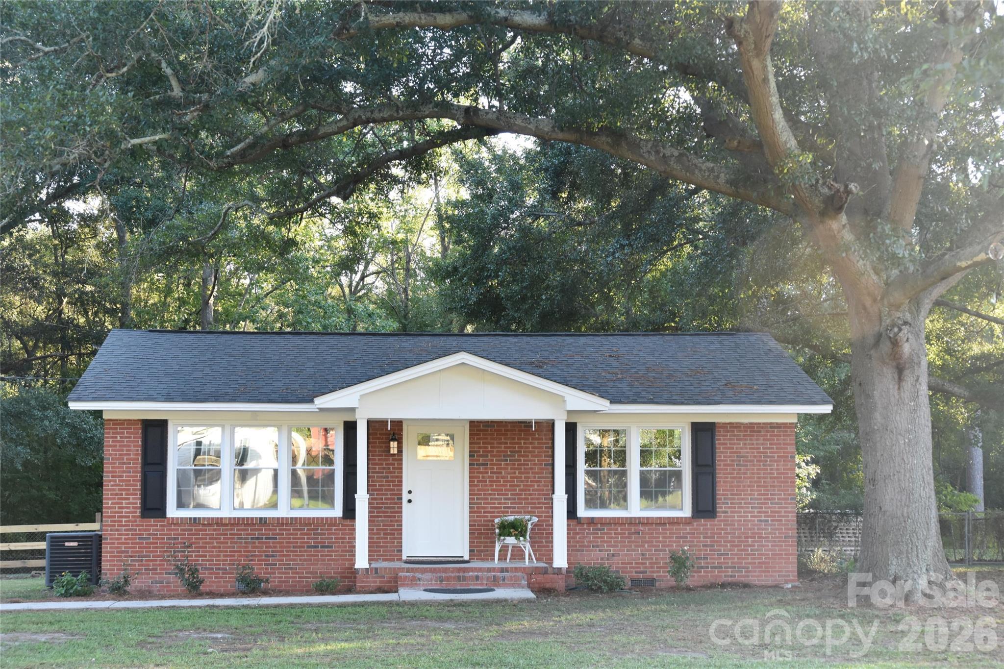 139 Robinhood Road Property Photo 1