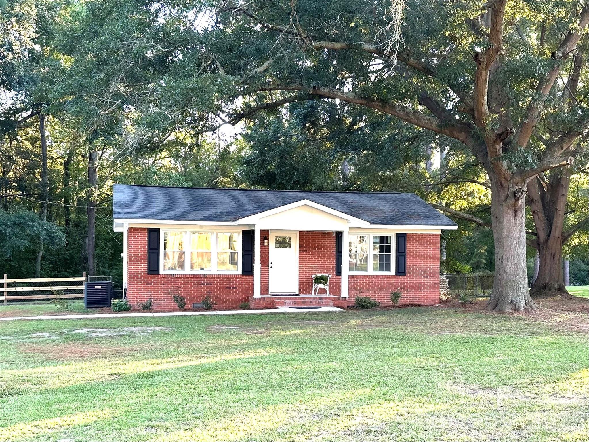 139 Robinhood Road Property Photo 1