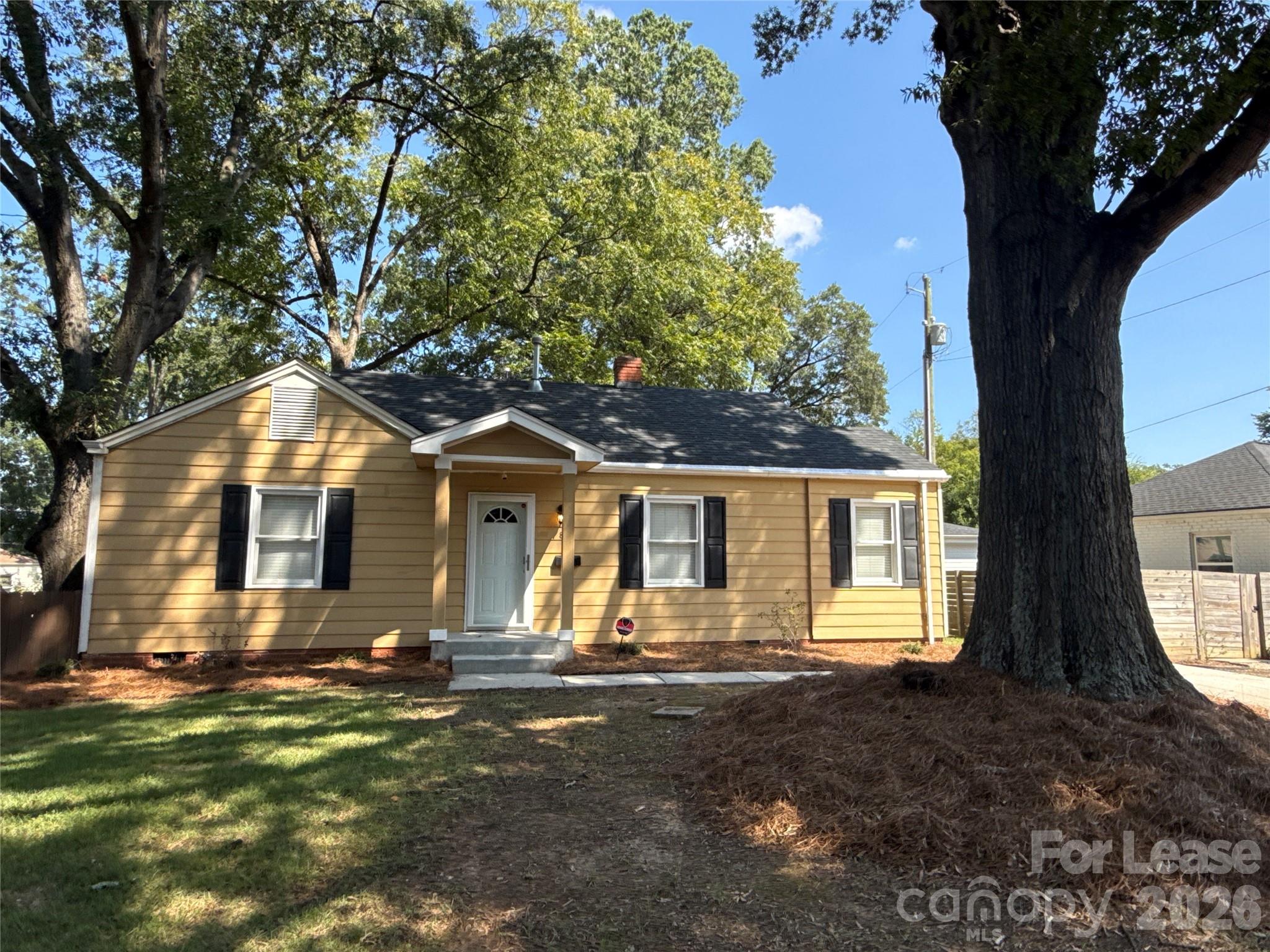 817 Everett Place Property Photo 1