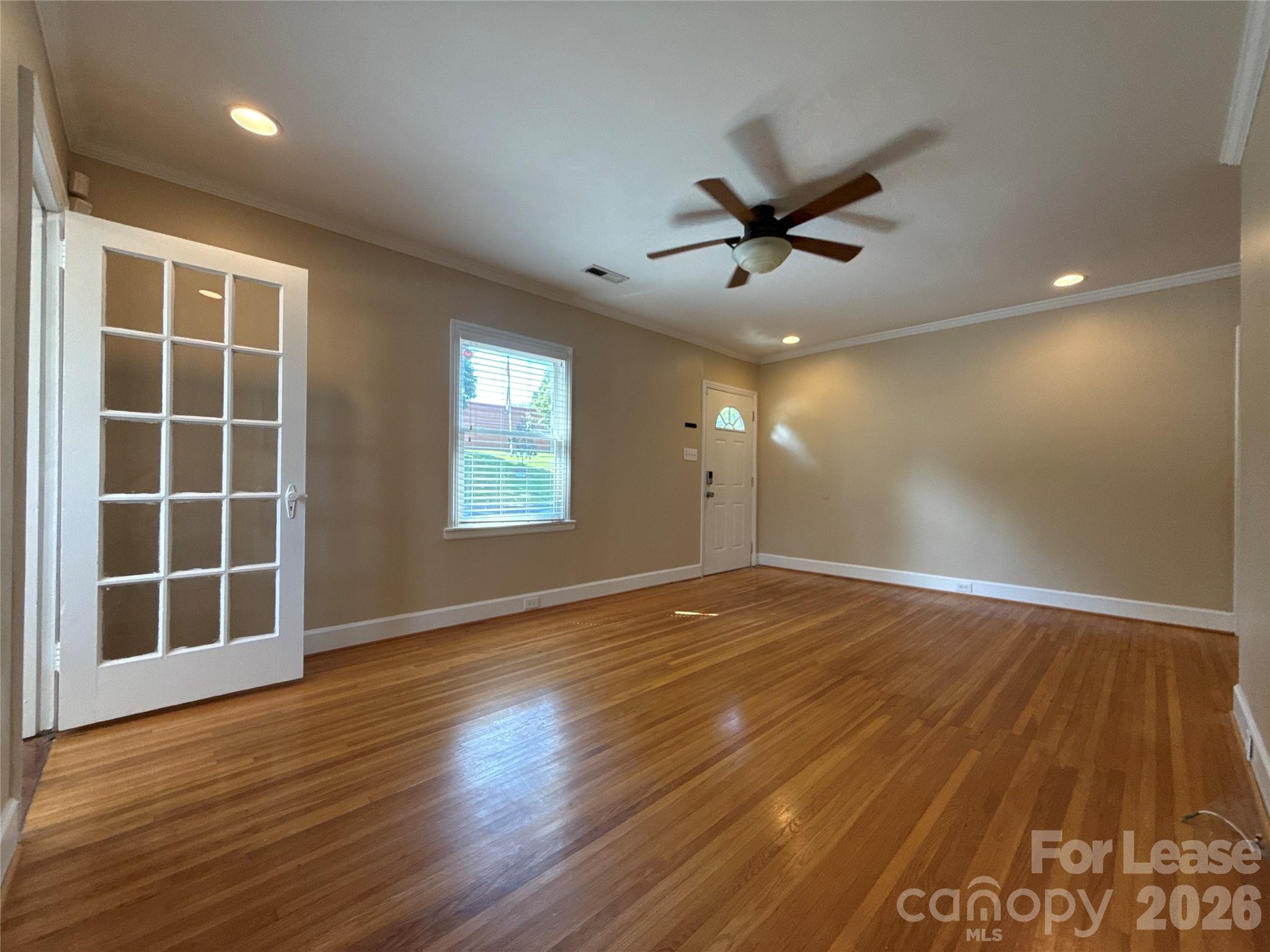 817 Everett Place Property Photo 2