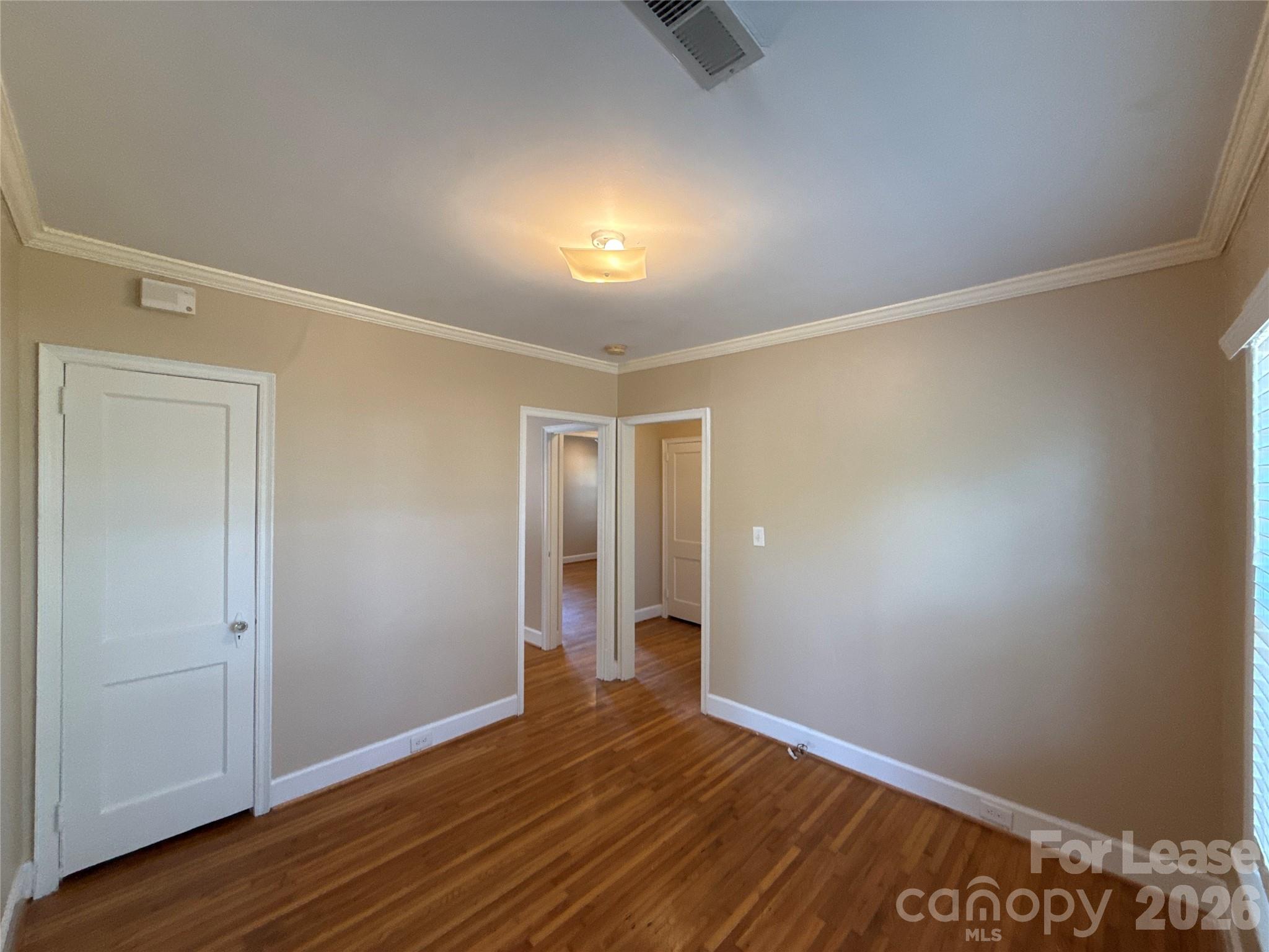 817 Everett Place Property Photo 5