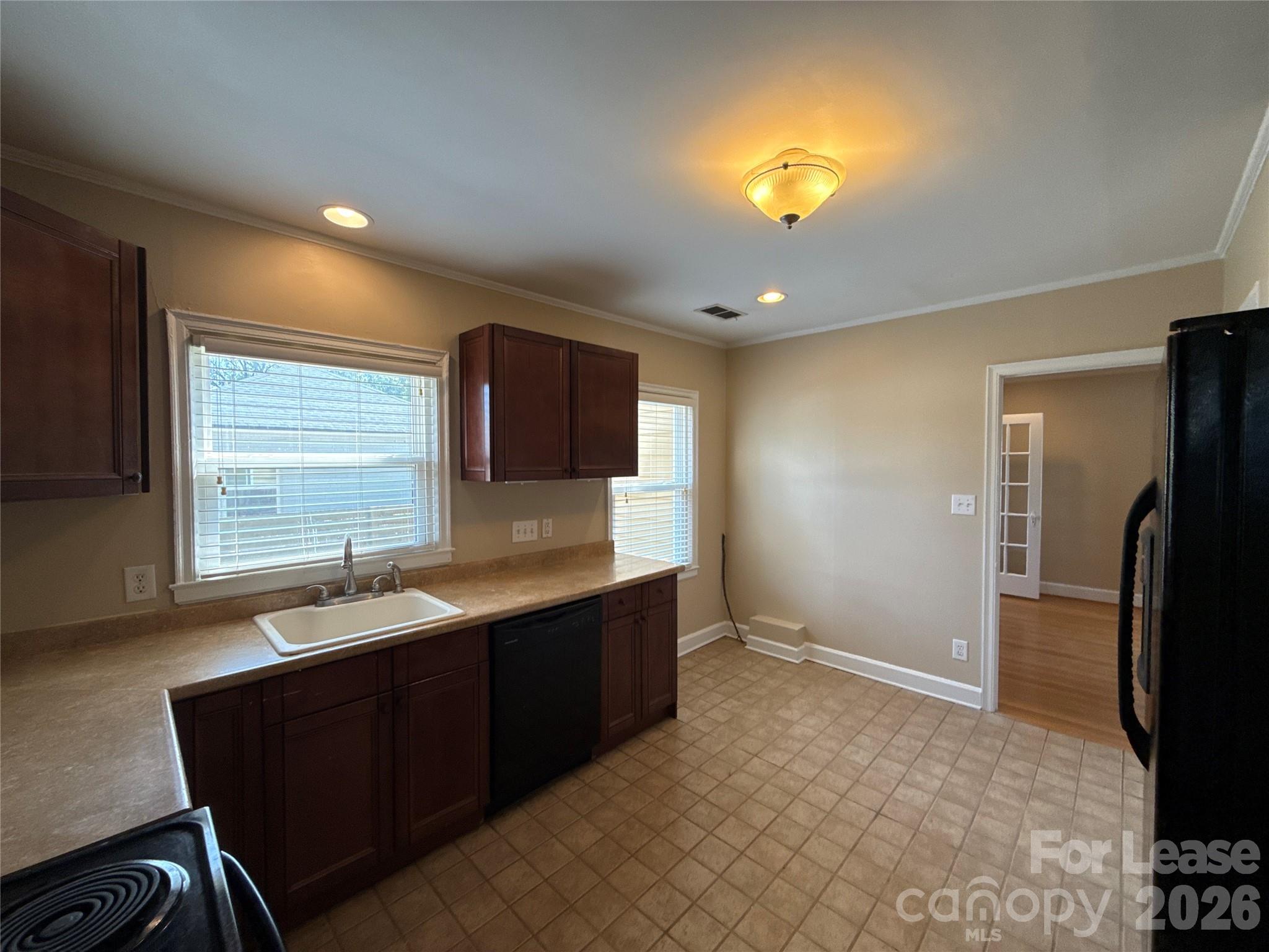 817 Everett Place Property Photo 15