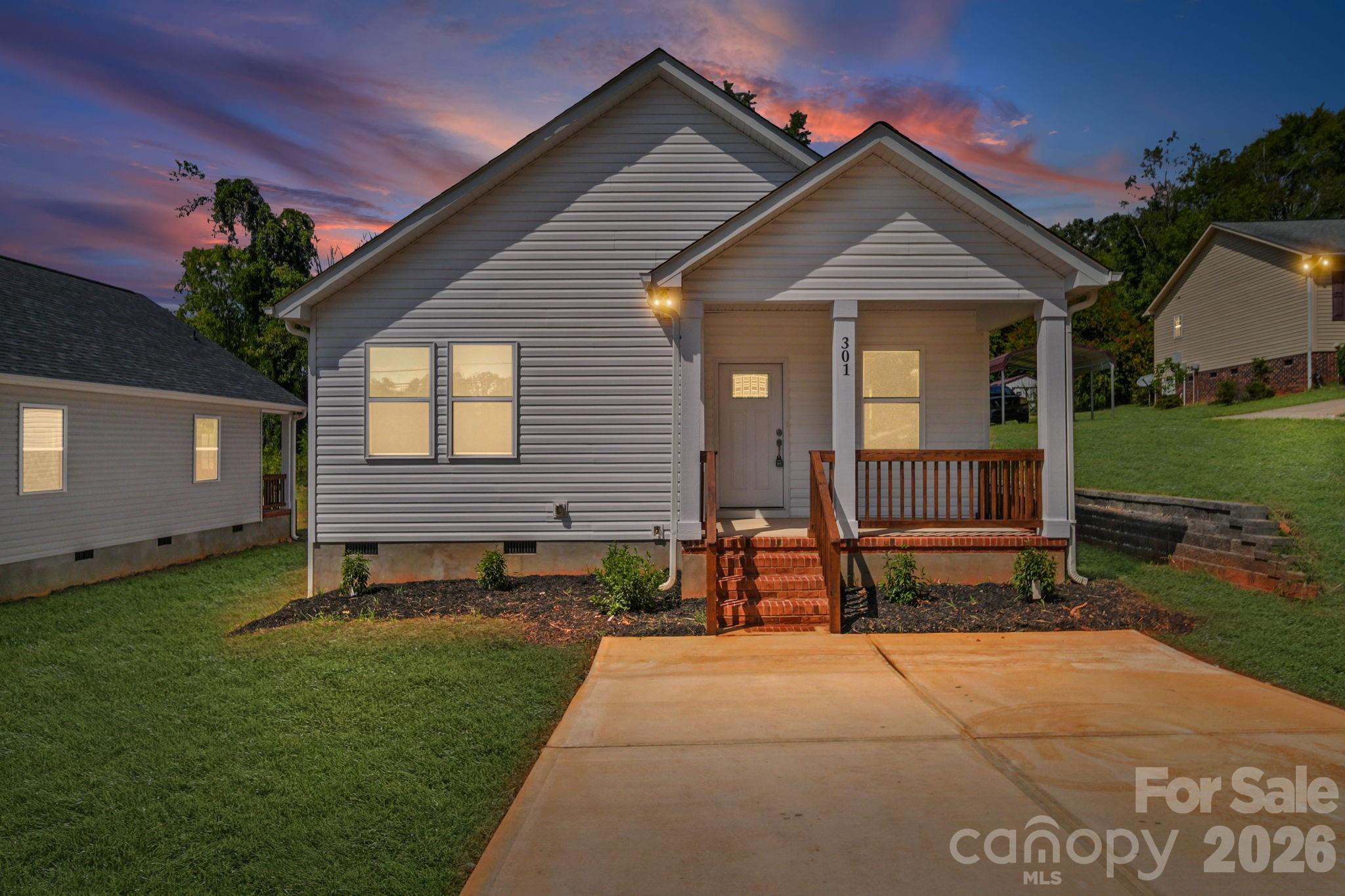 301 N Long Street Property Photo 1