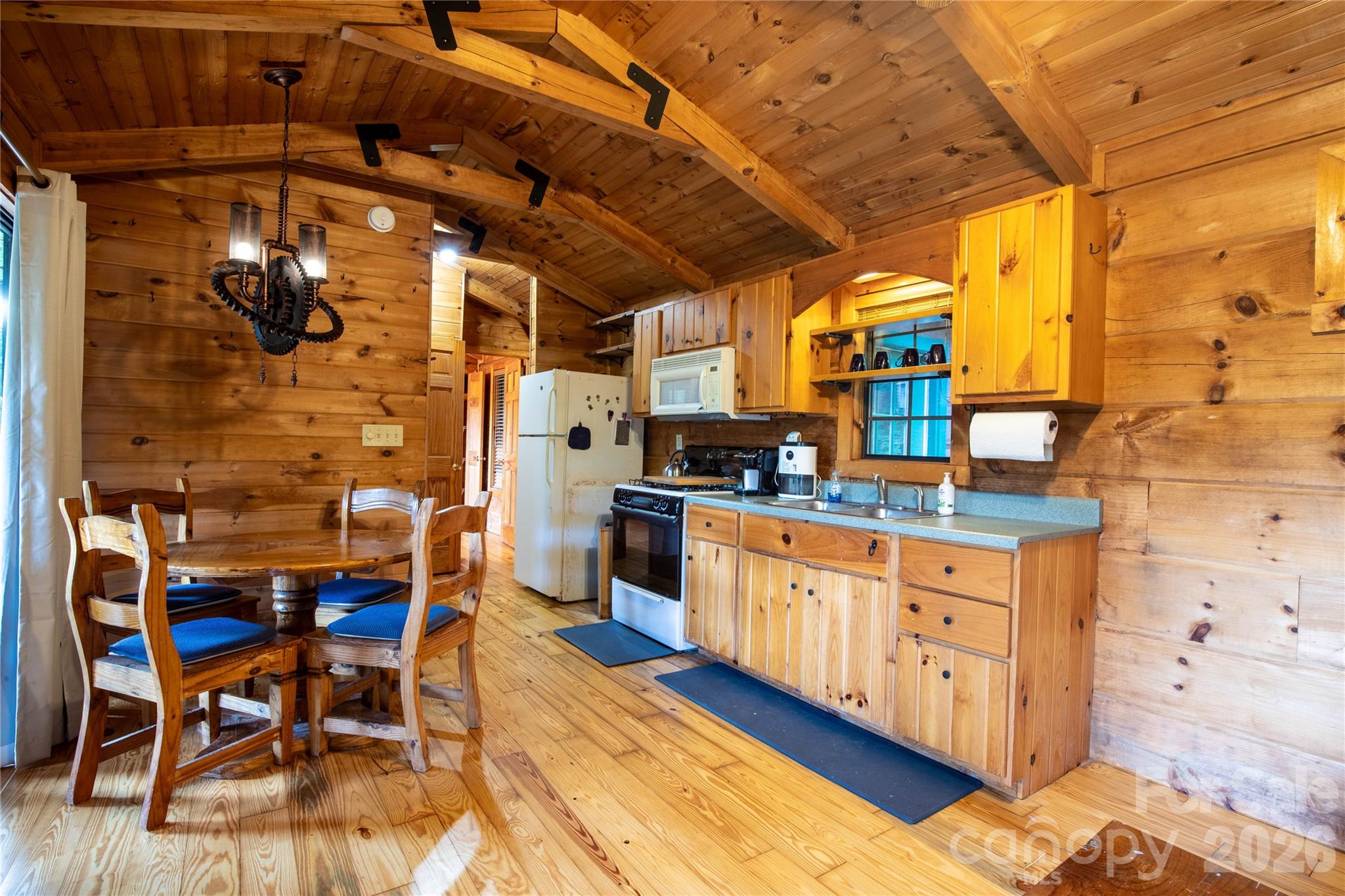 319 Dancing Leaf Lane Property Photo 18