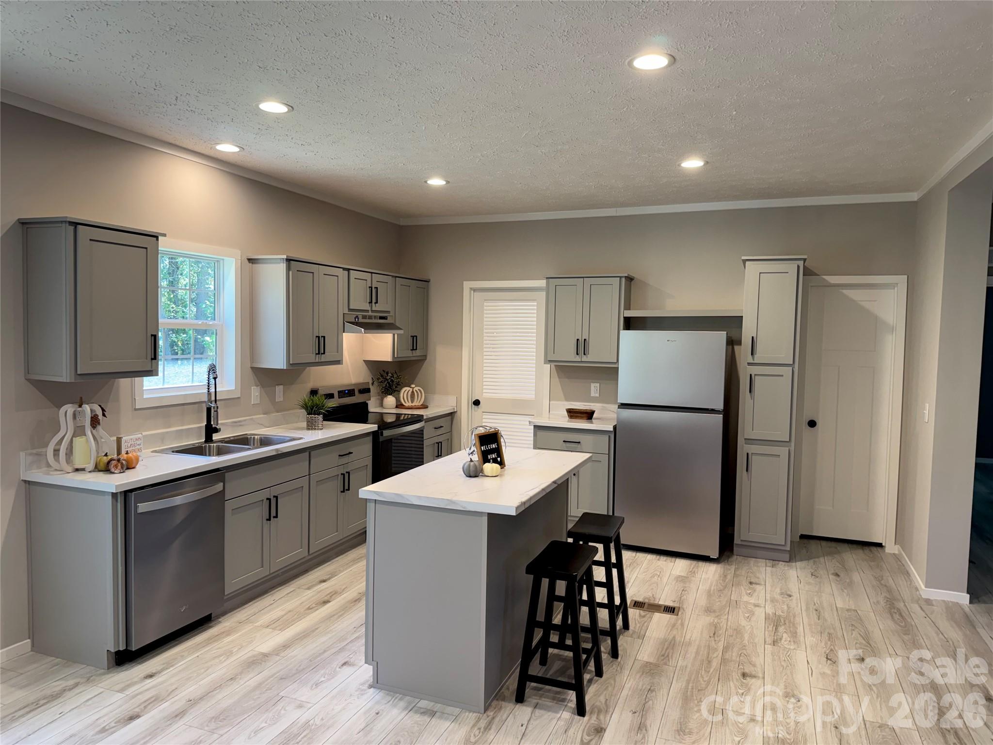 105 Cottontail Lane Property Photo 6