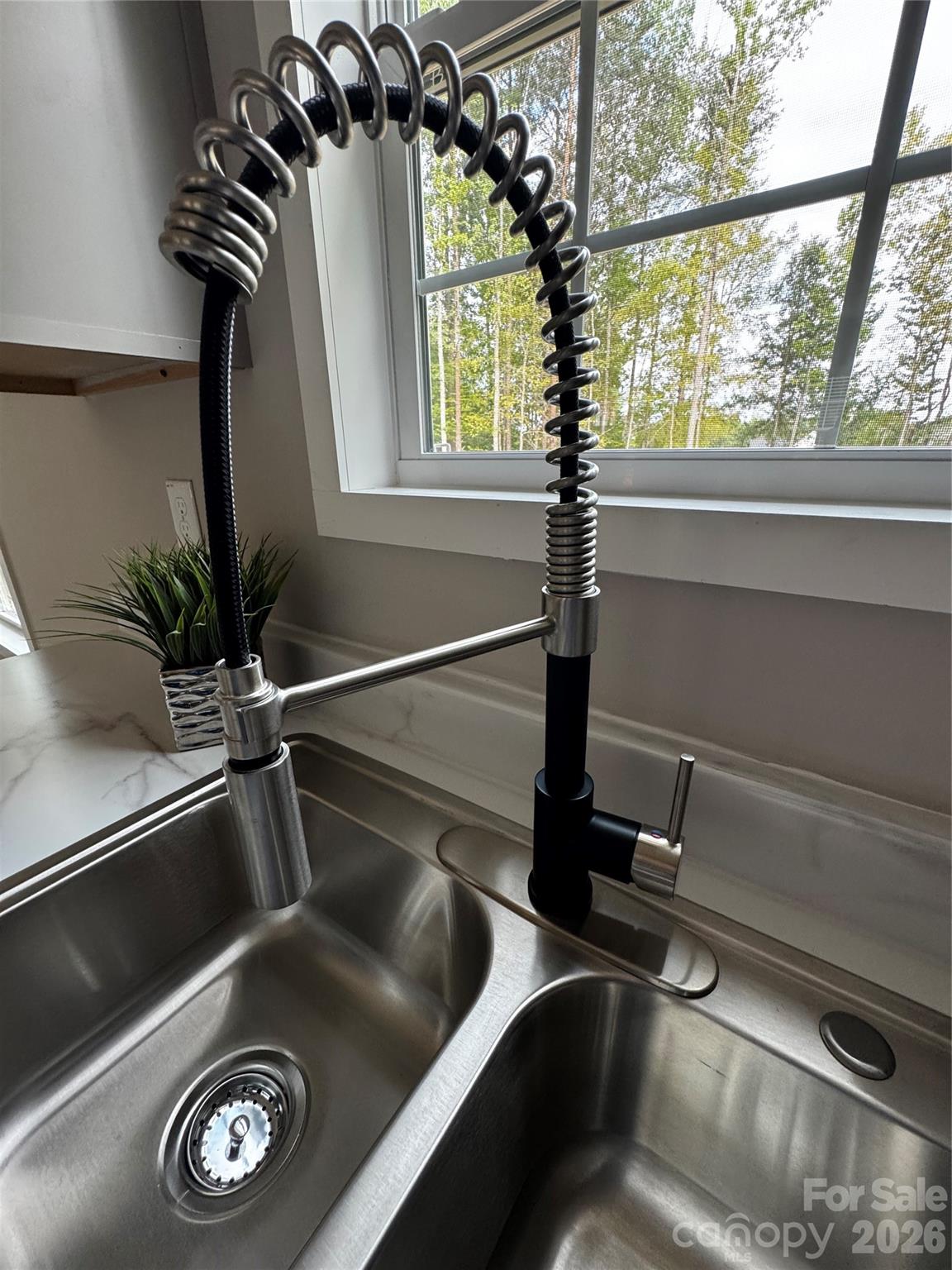 105 Cottontail Lane Property Photo 8