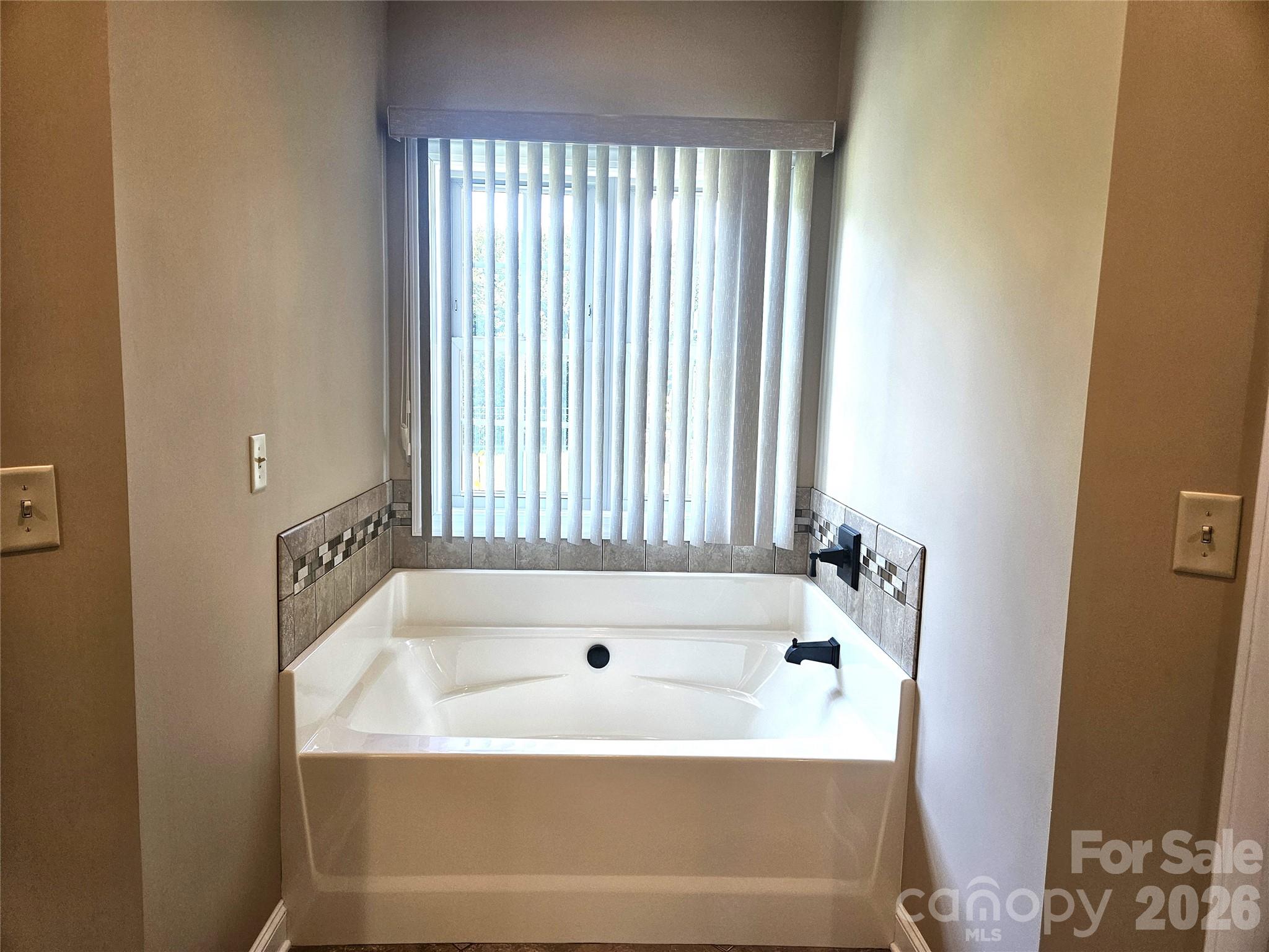 323 Wendover Drive Property Photo 18