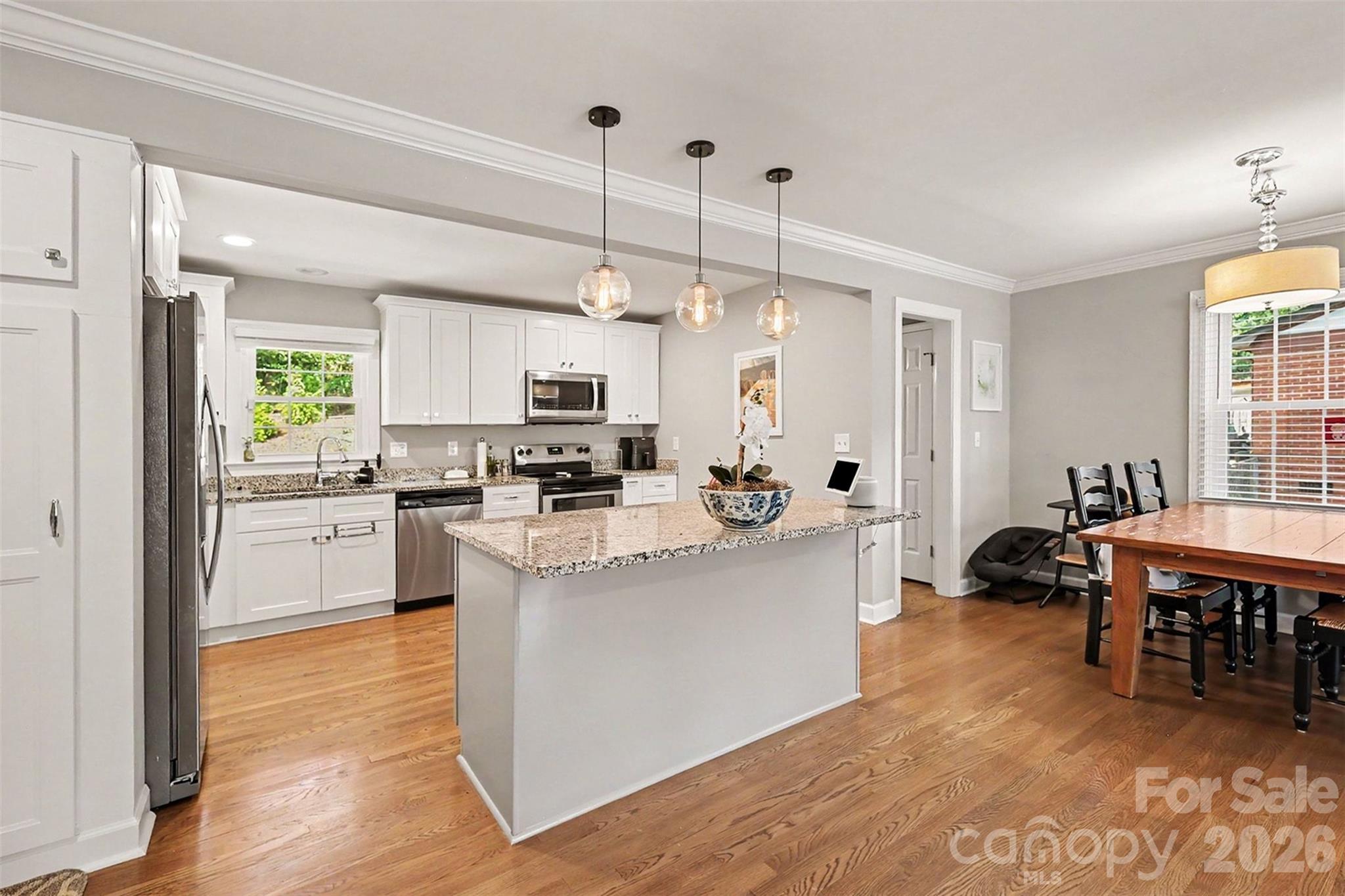 5621 Alanhurst Place Property Photo 10