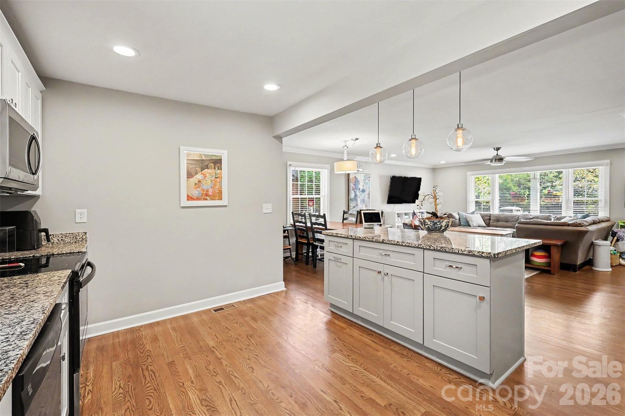 5621 Alanhurst Place Property Photo 13