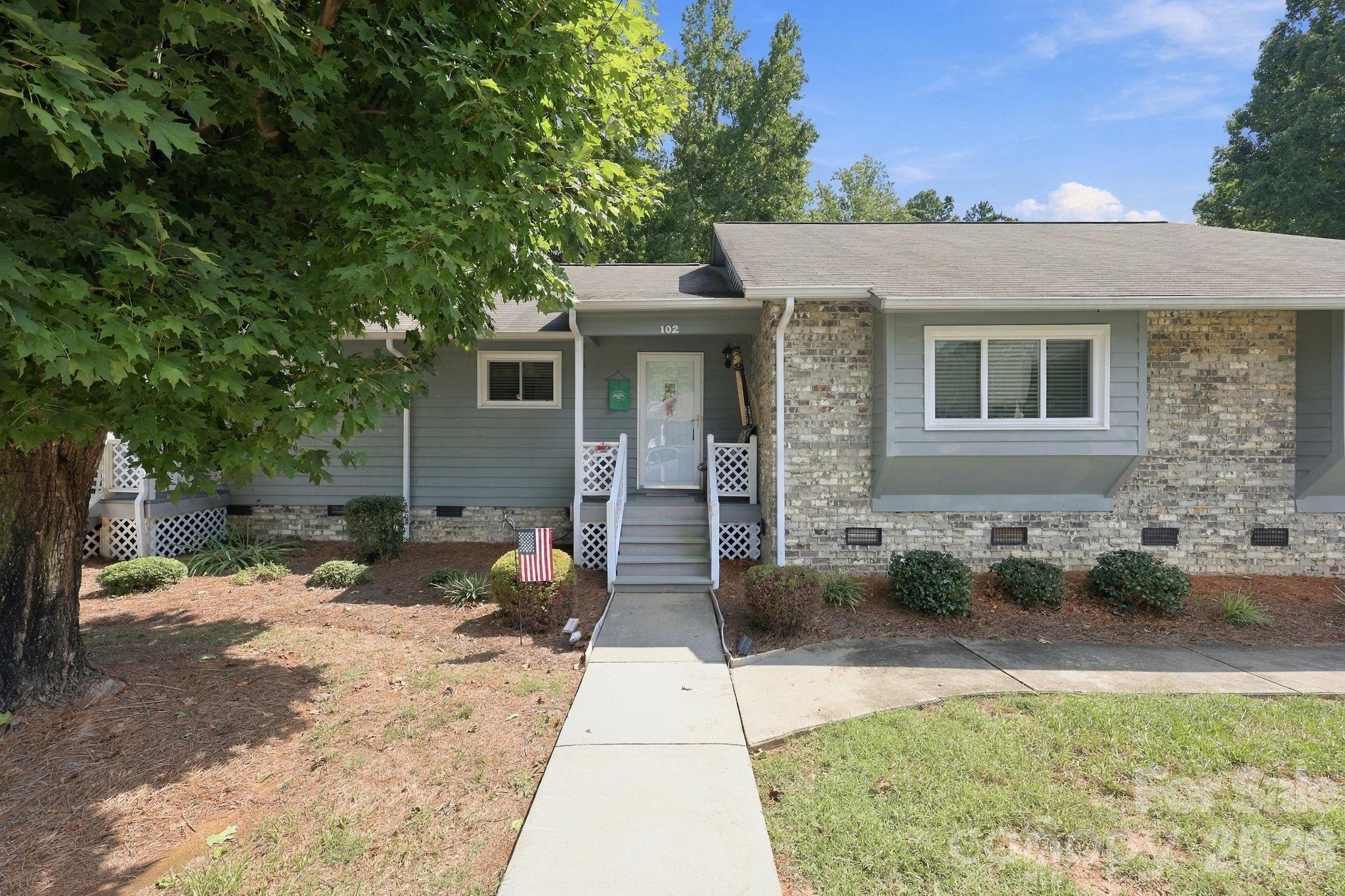 102 Wellington Hills Circle Property Photo 1