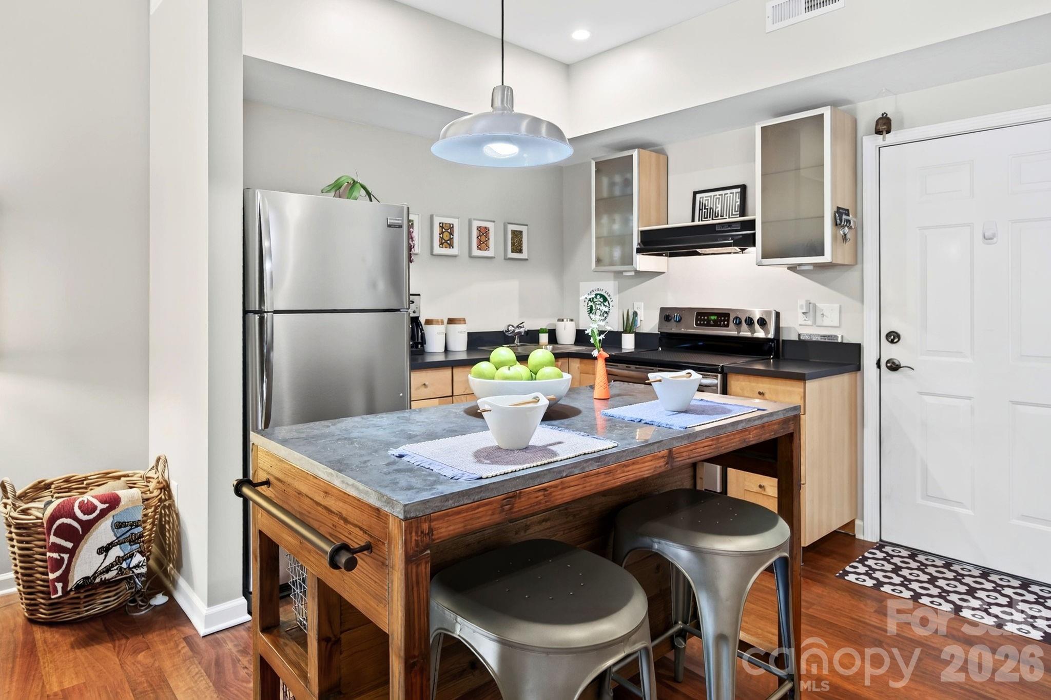 125 Clingman Avenue 103 Property Photo 11