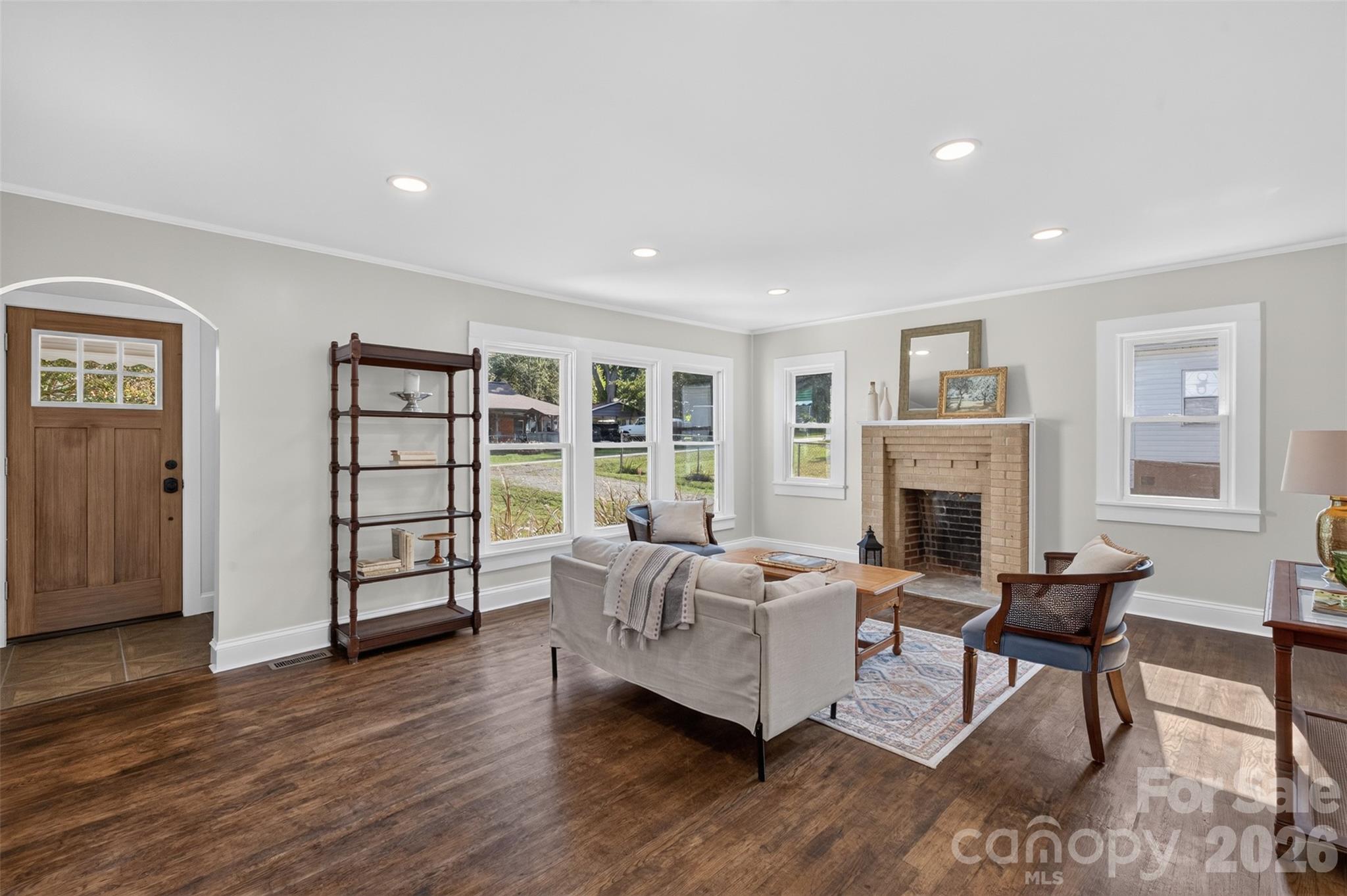 227 Nesbit Drive Property Photo 3