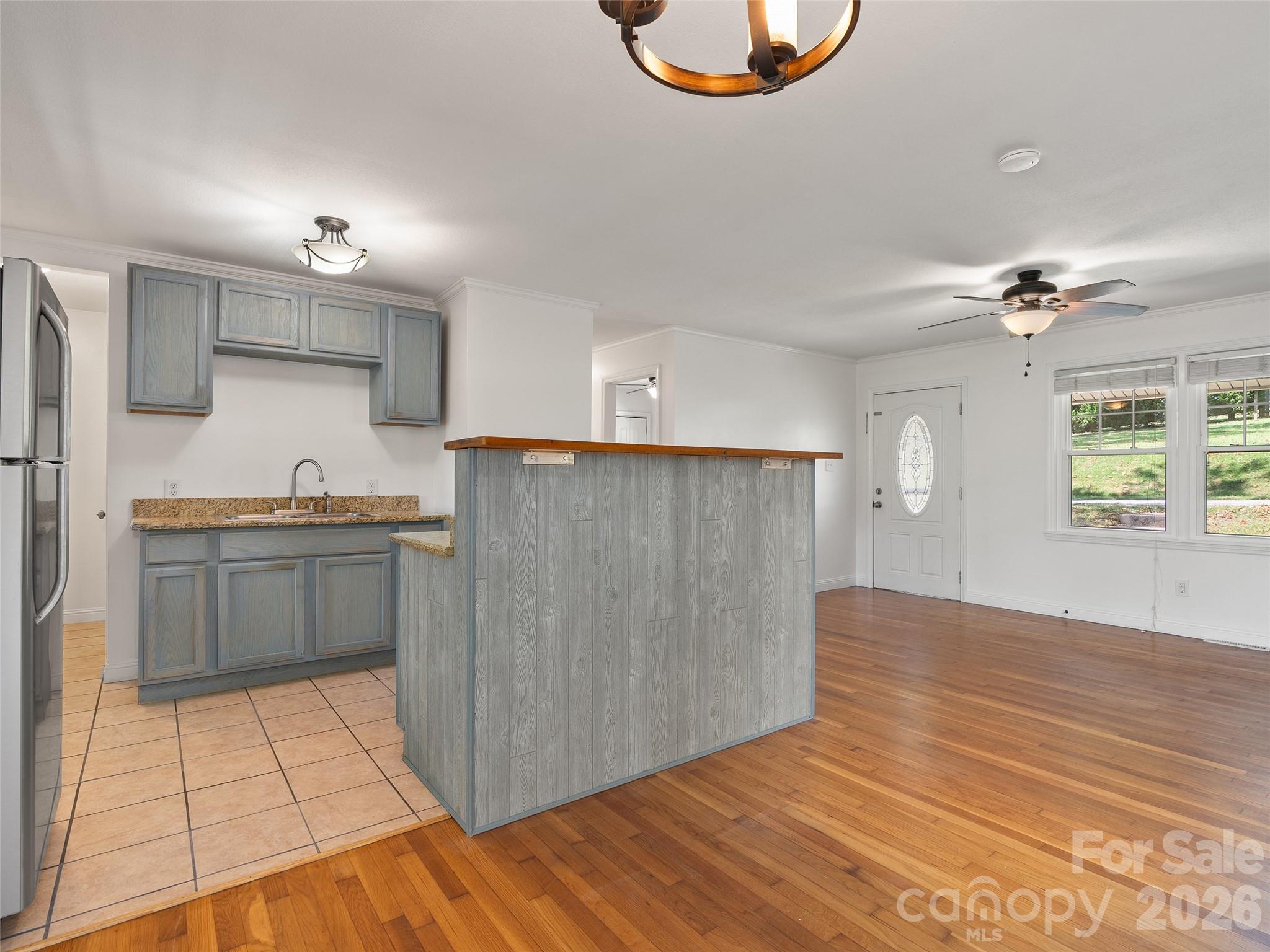 483 Thompson Street Property Photo 7