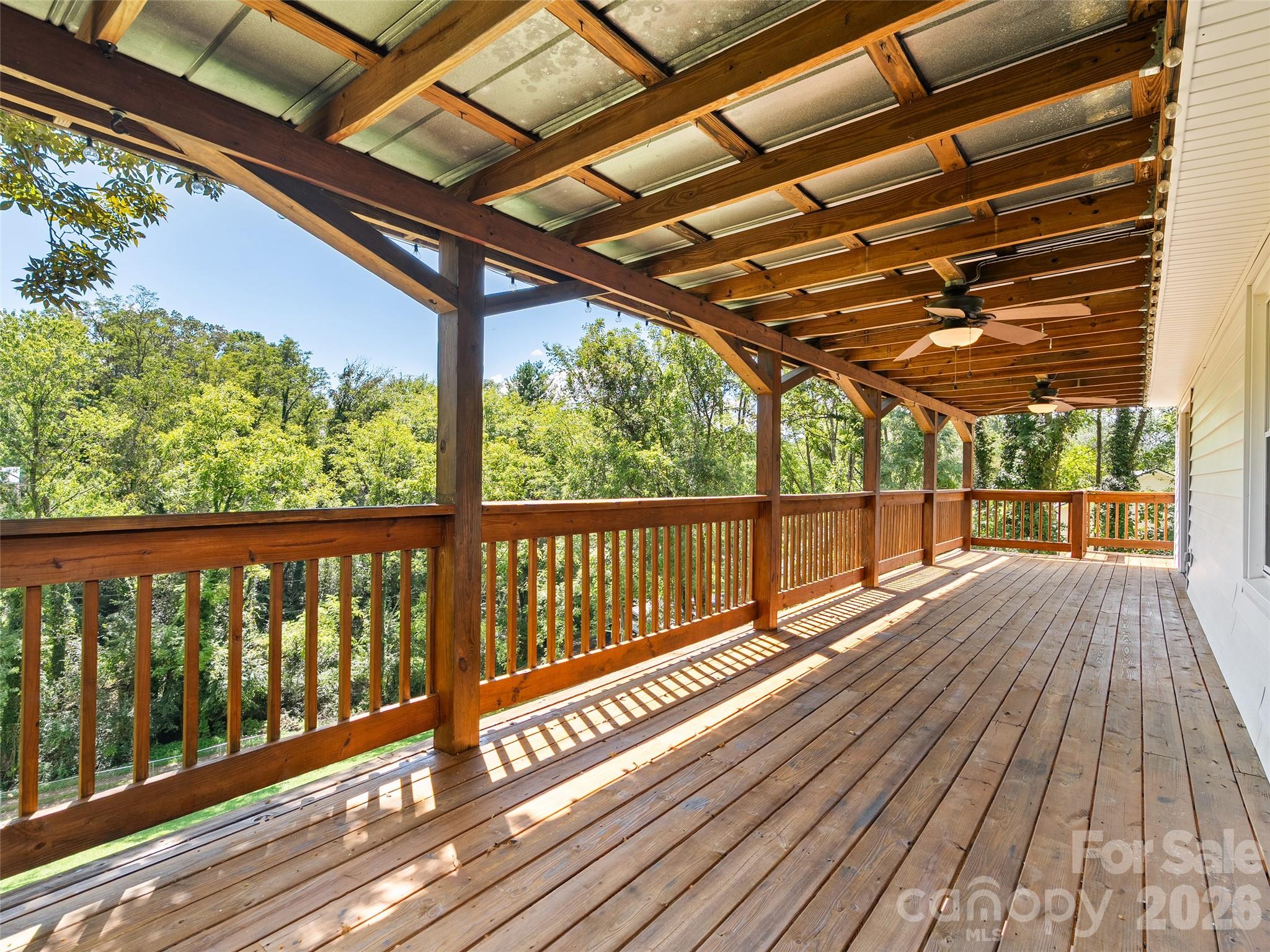 483 Thompson Street Property Photo 11