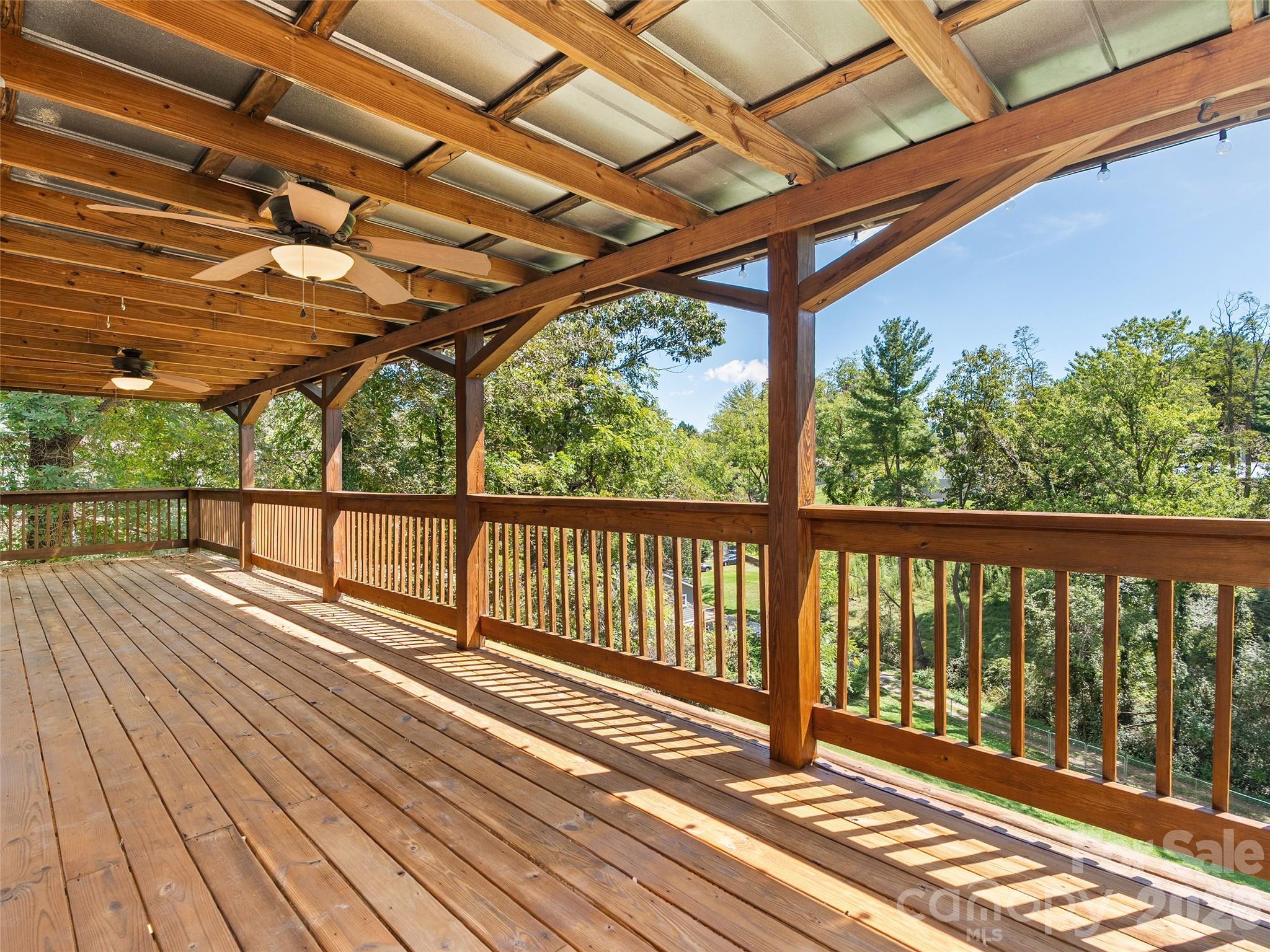 483 Thompson Street Property Photo 14