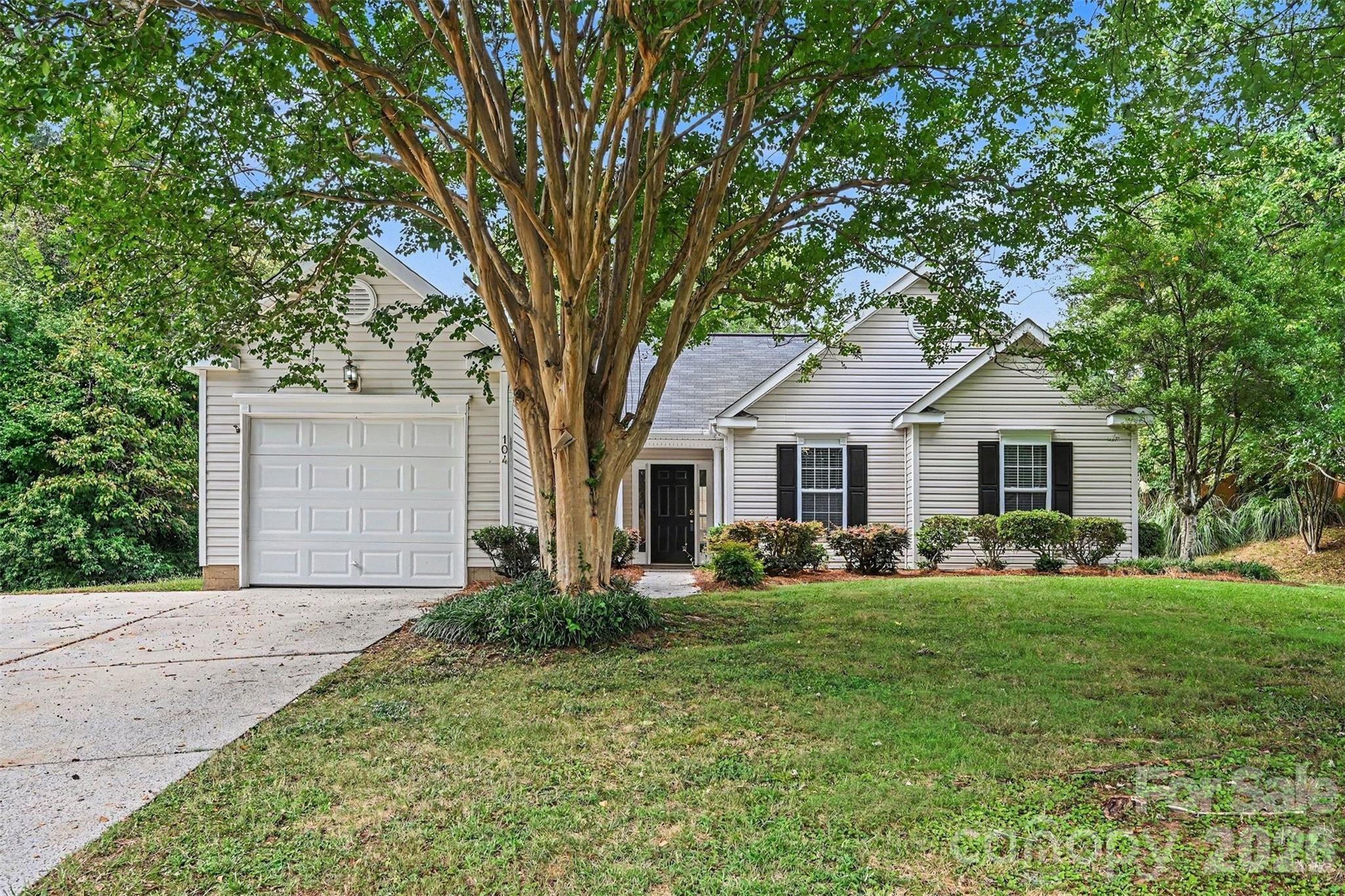 104 S Willow Court Property Photo 1