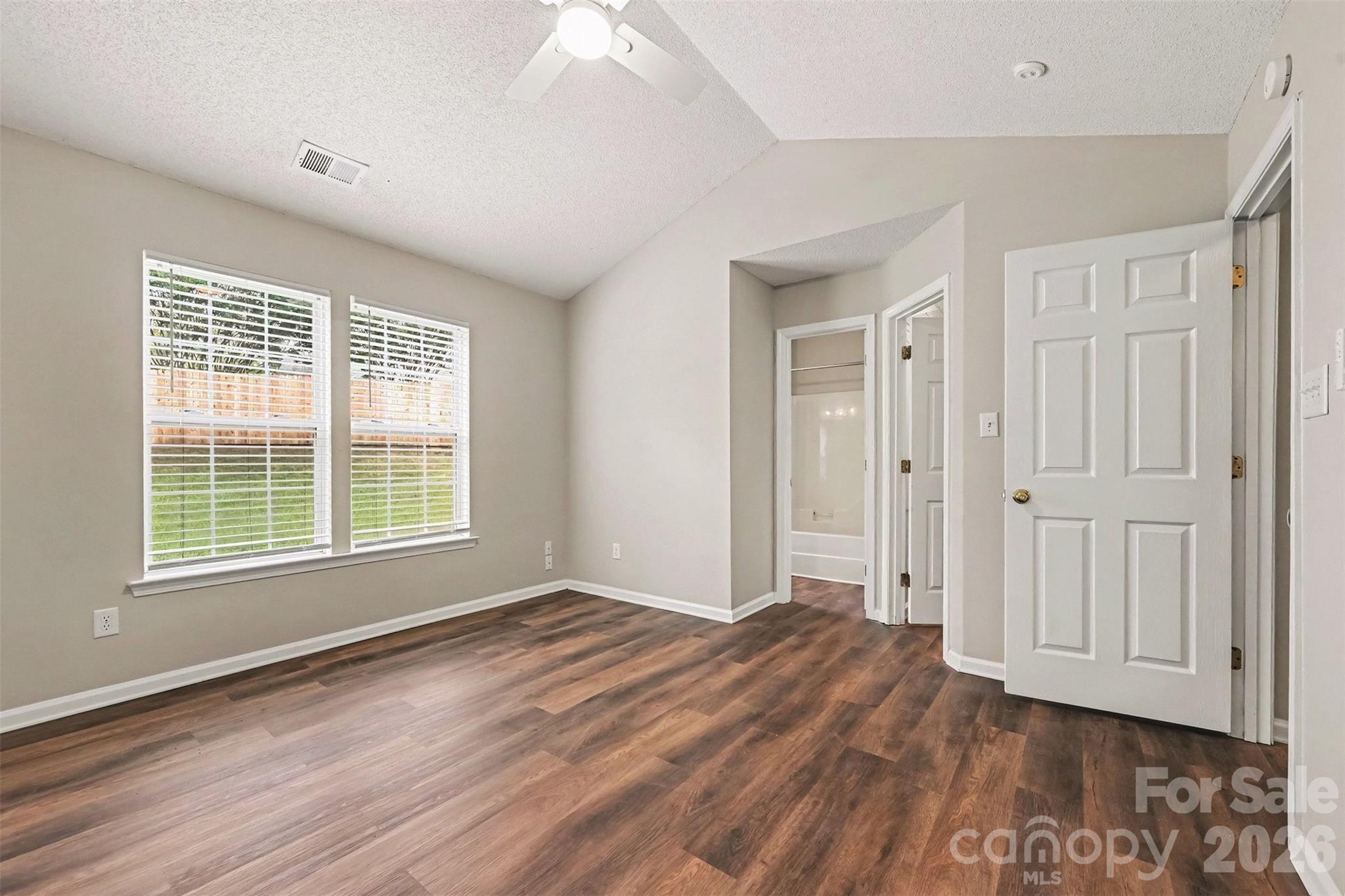 104 S Willow Court Property Photo 19