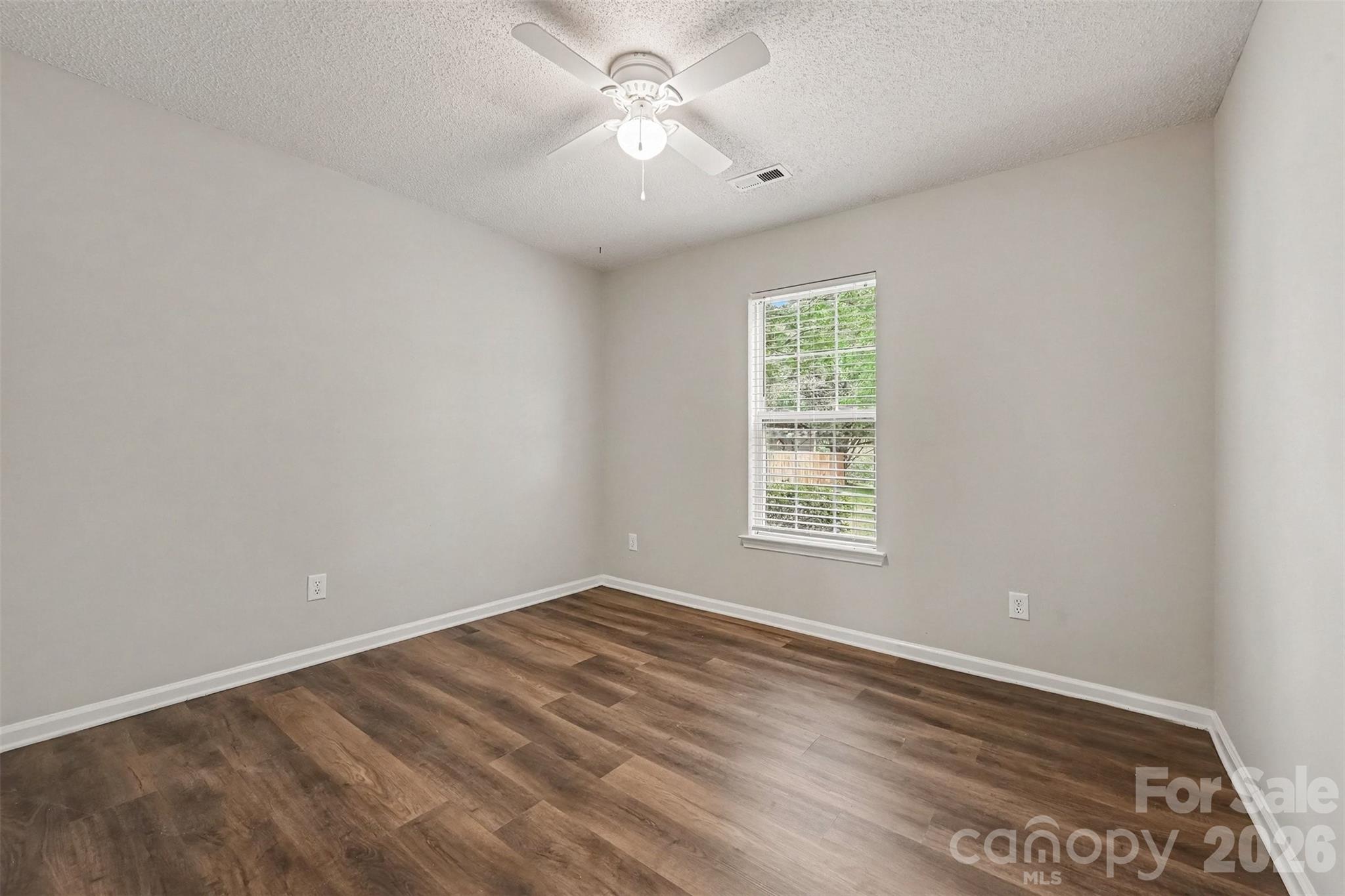 104 S Willow Court Property Photo 22