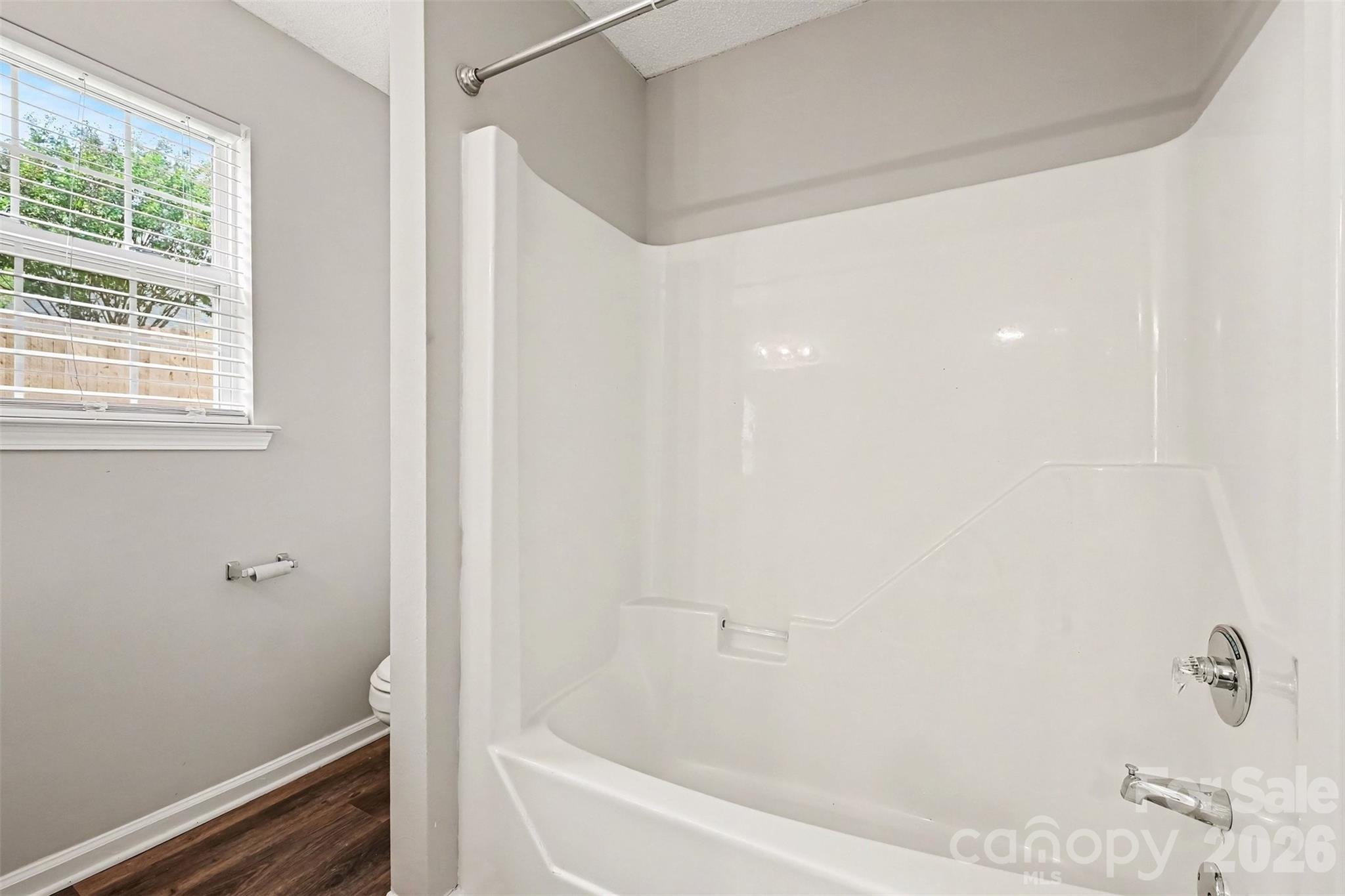 104 S Willow Court Property Photo 24