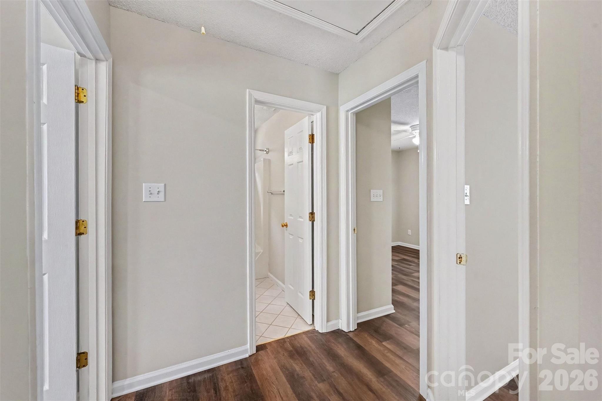 104 S Willow Court Property Photo 25