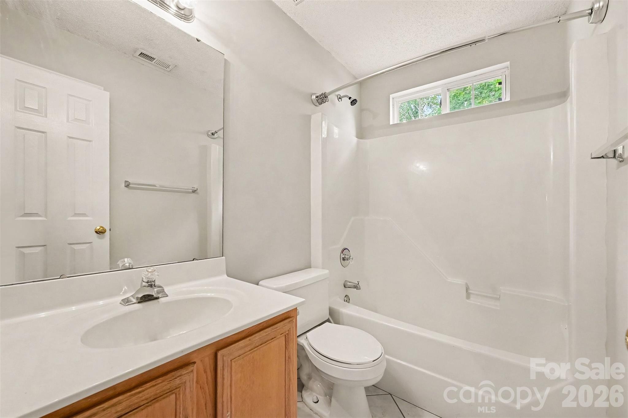 104 S Willow Court Property Photo 28