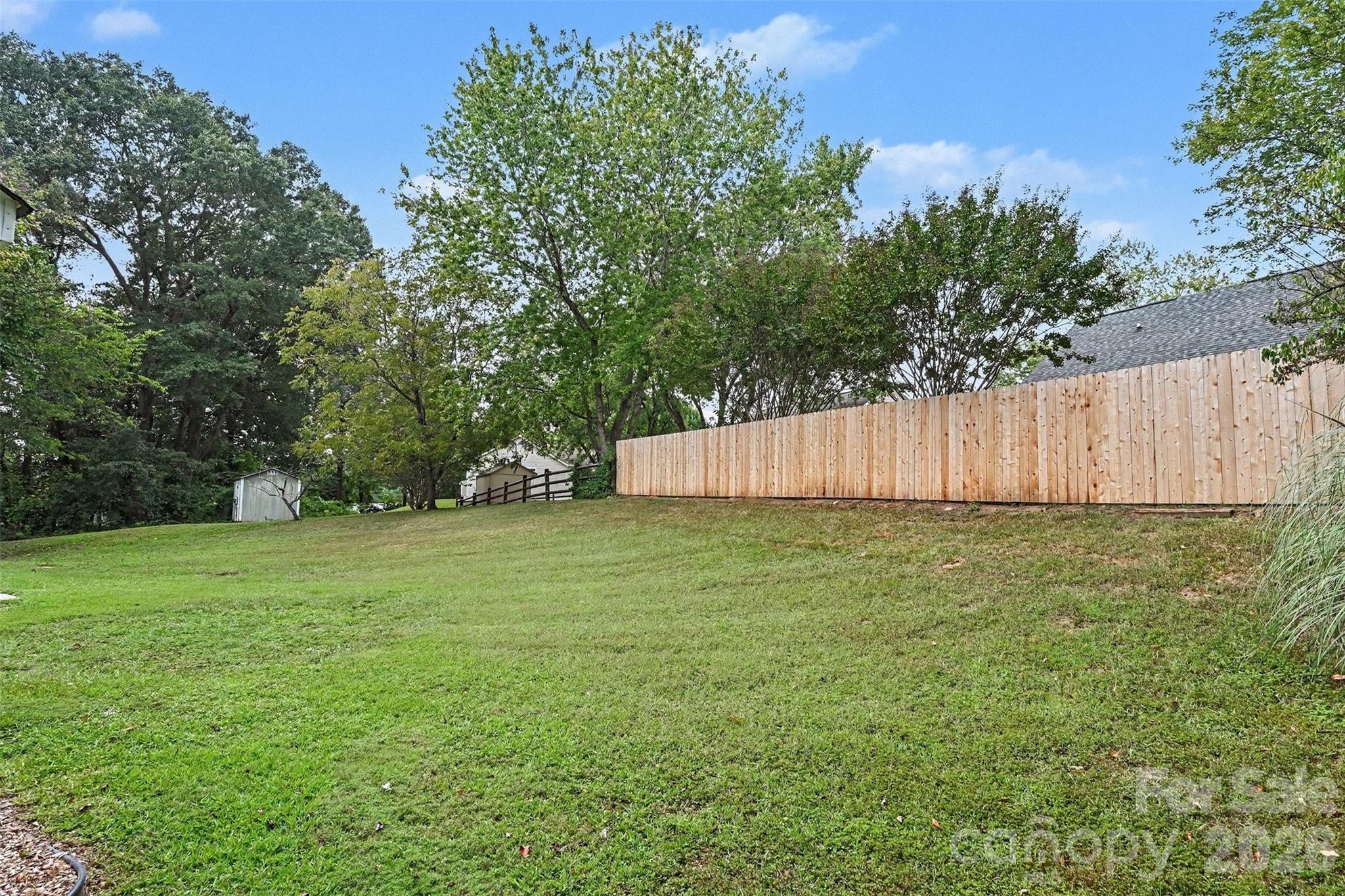 104 S Willow Court Property Photo 32