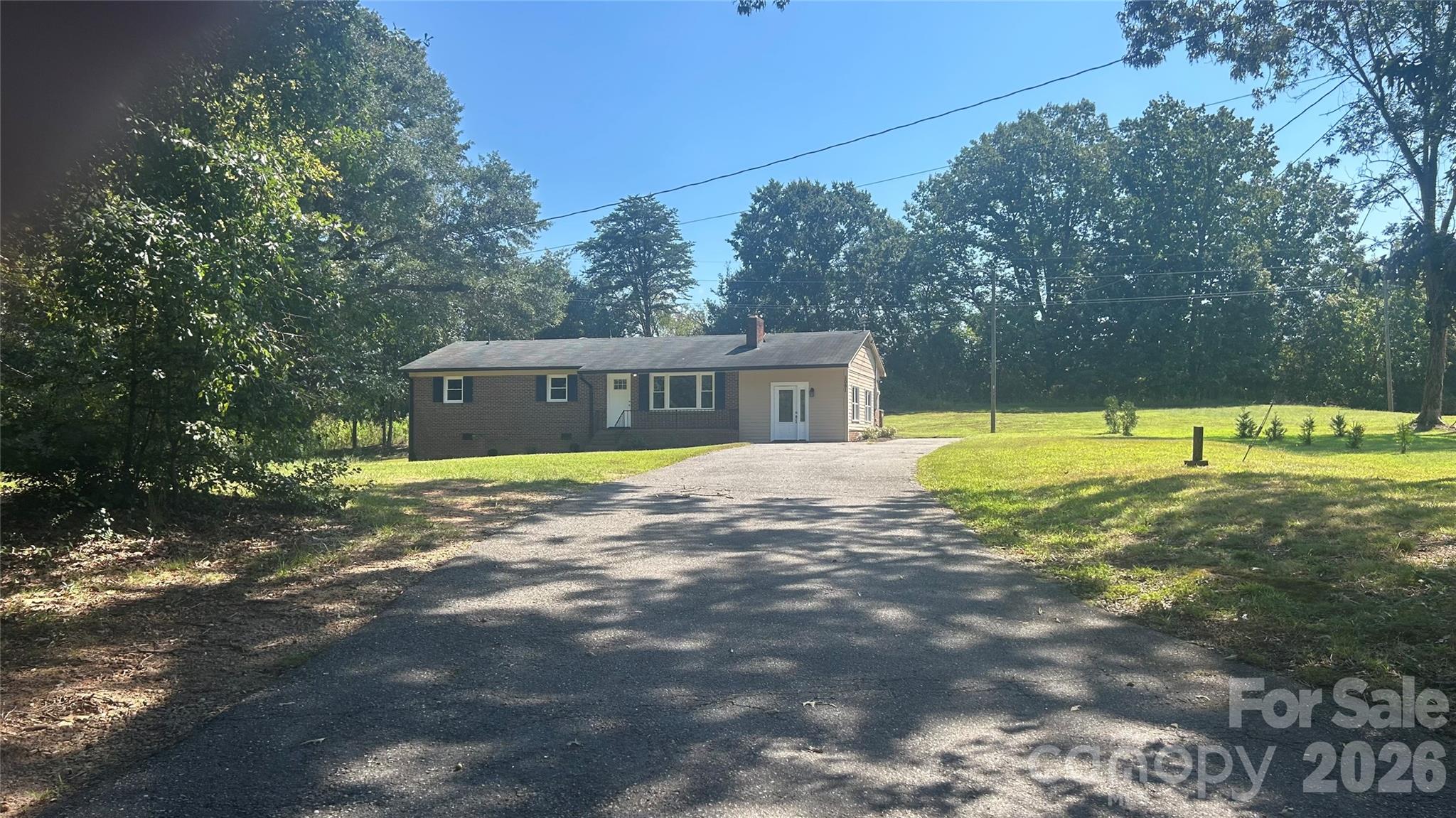 1081 Redleaf Trail Property Photo 1