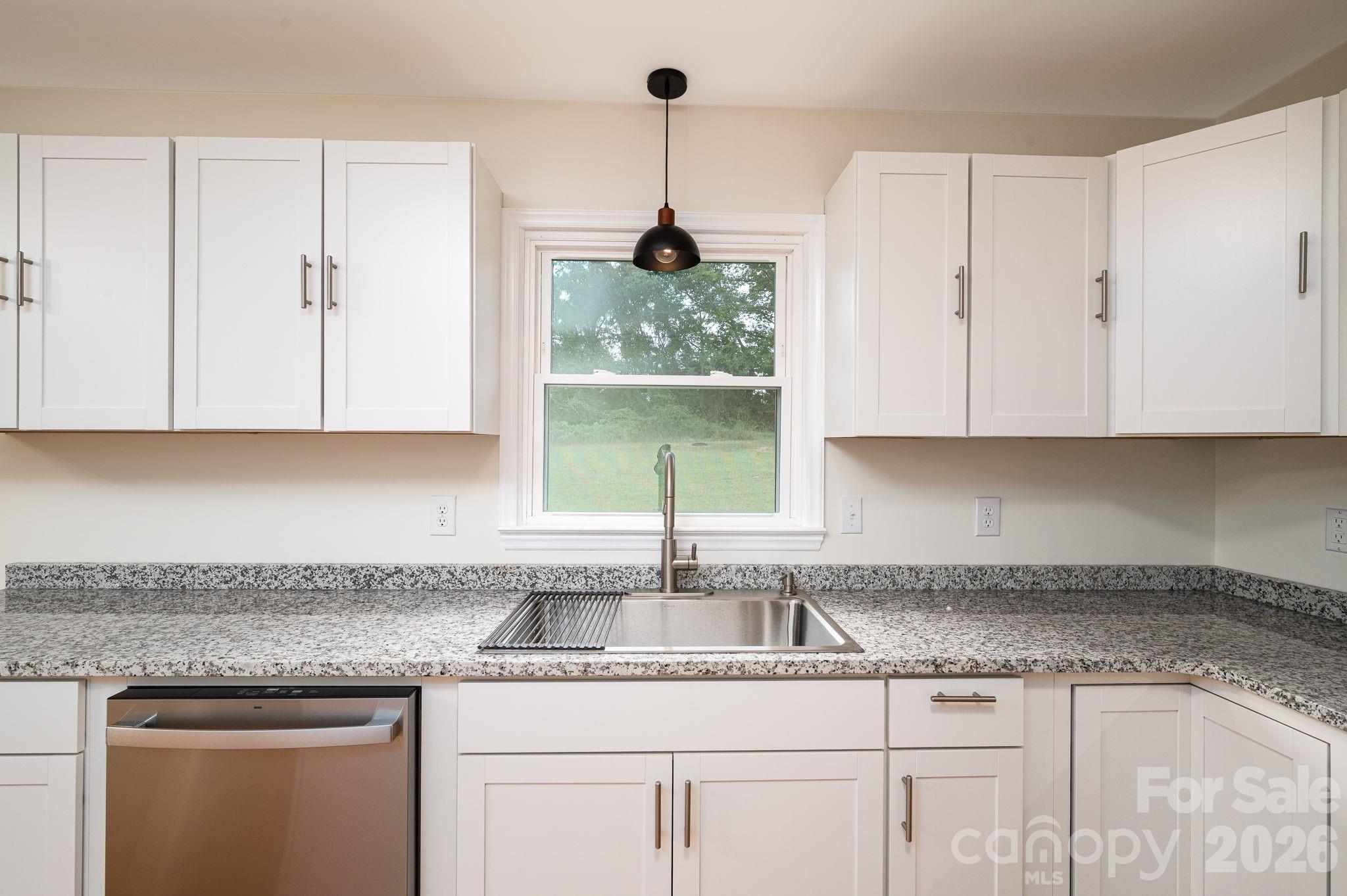 1081 Redleaf Trail Property Photo 6