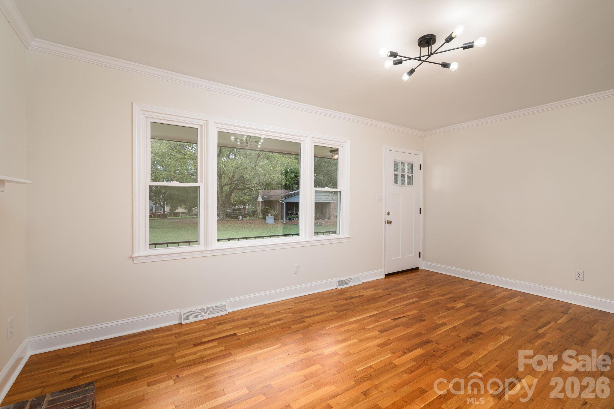 1081 Redleaf Trail Property Photo 15