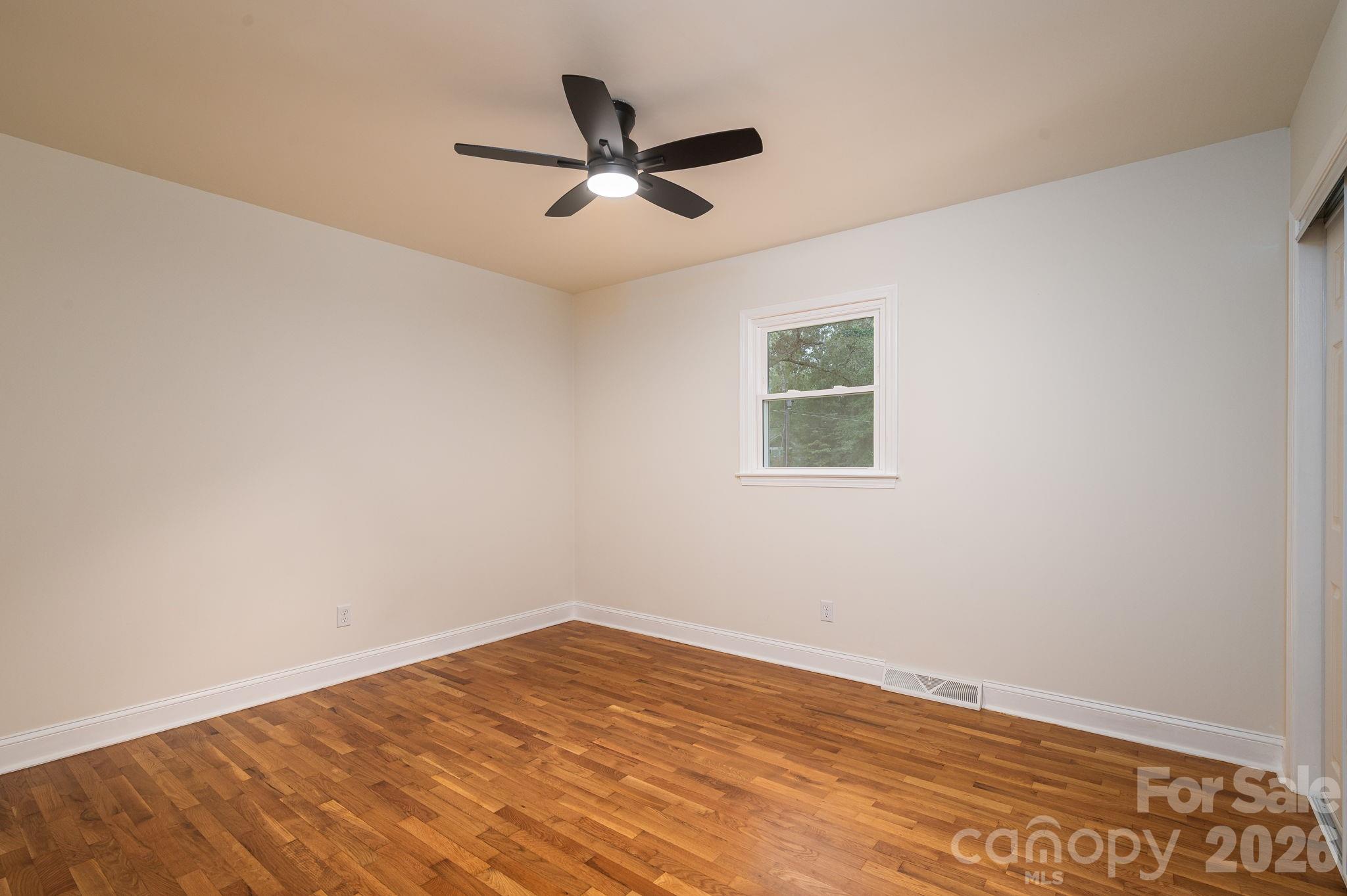 1081 Redleaf Trail Property Photo 17