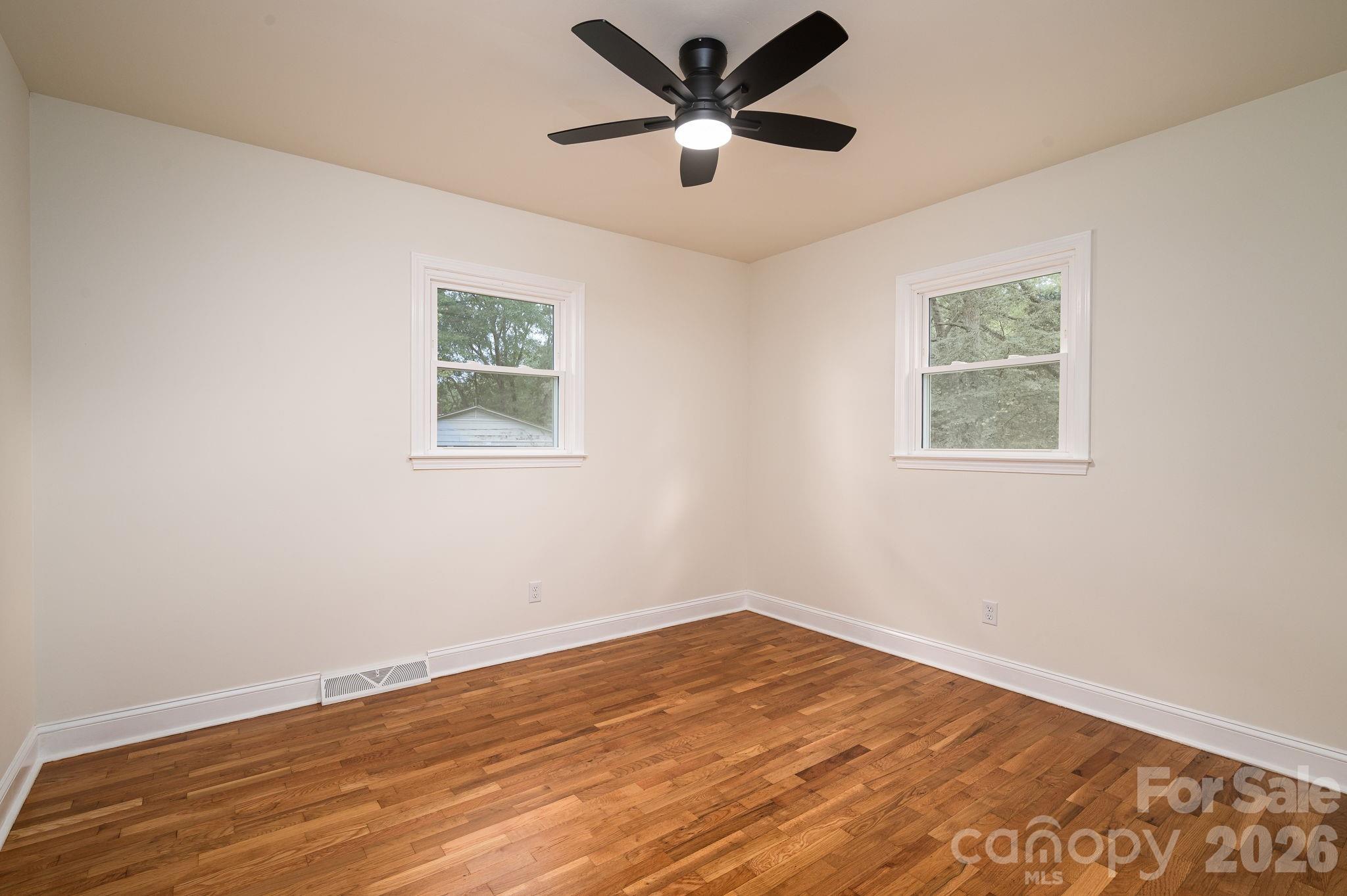 1081 Redleaf Trail Property Photo 21