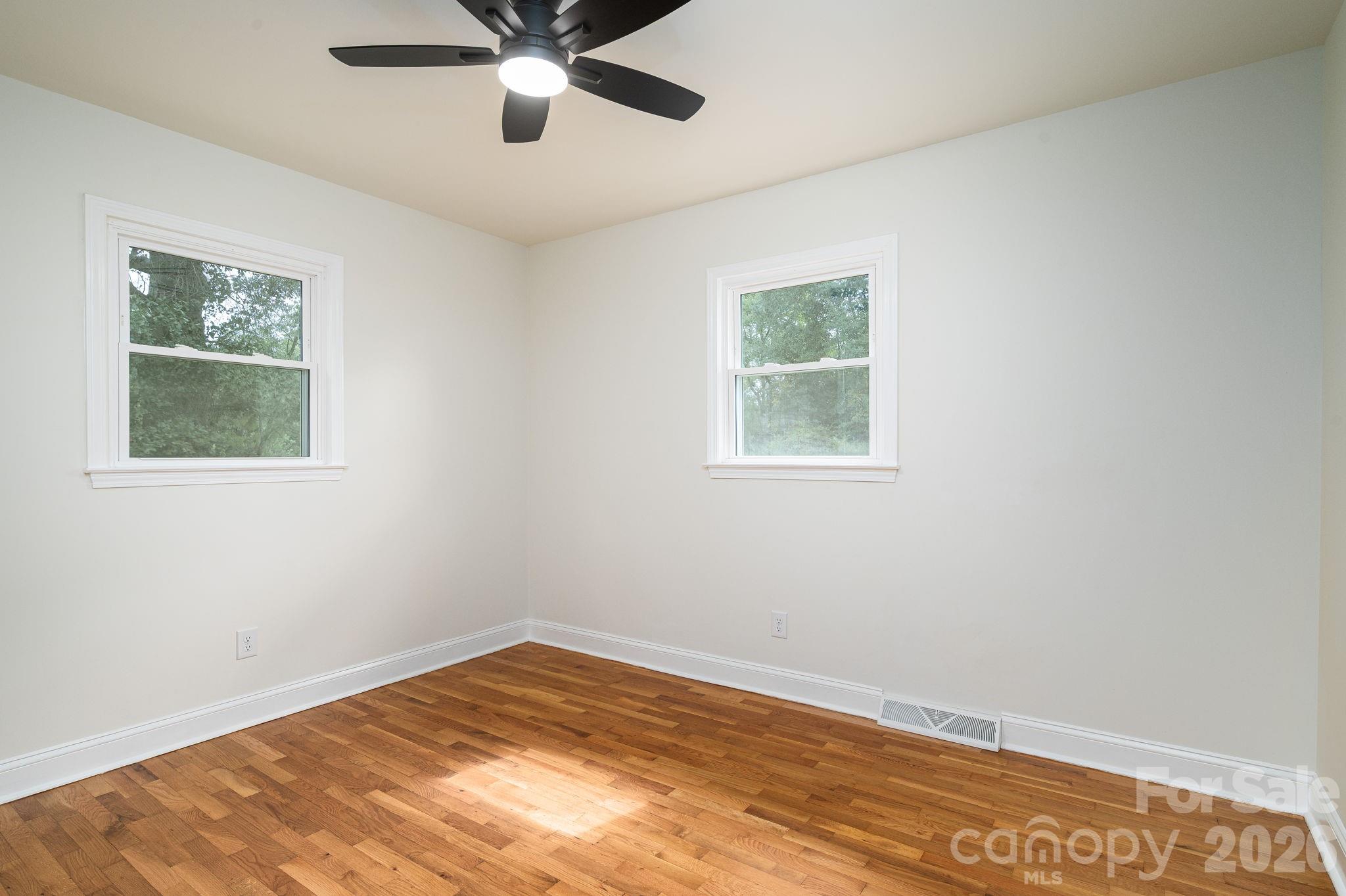 1081 Redleaf Trail Property Photo 24