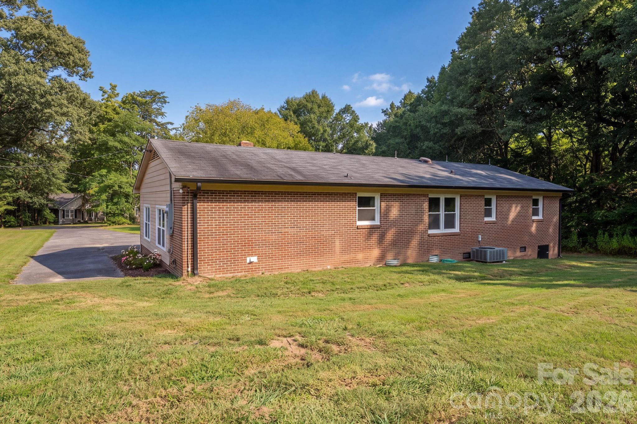 1081 Redleaf Trail Property Photo 29