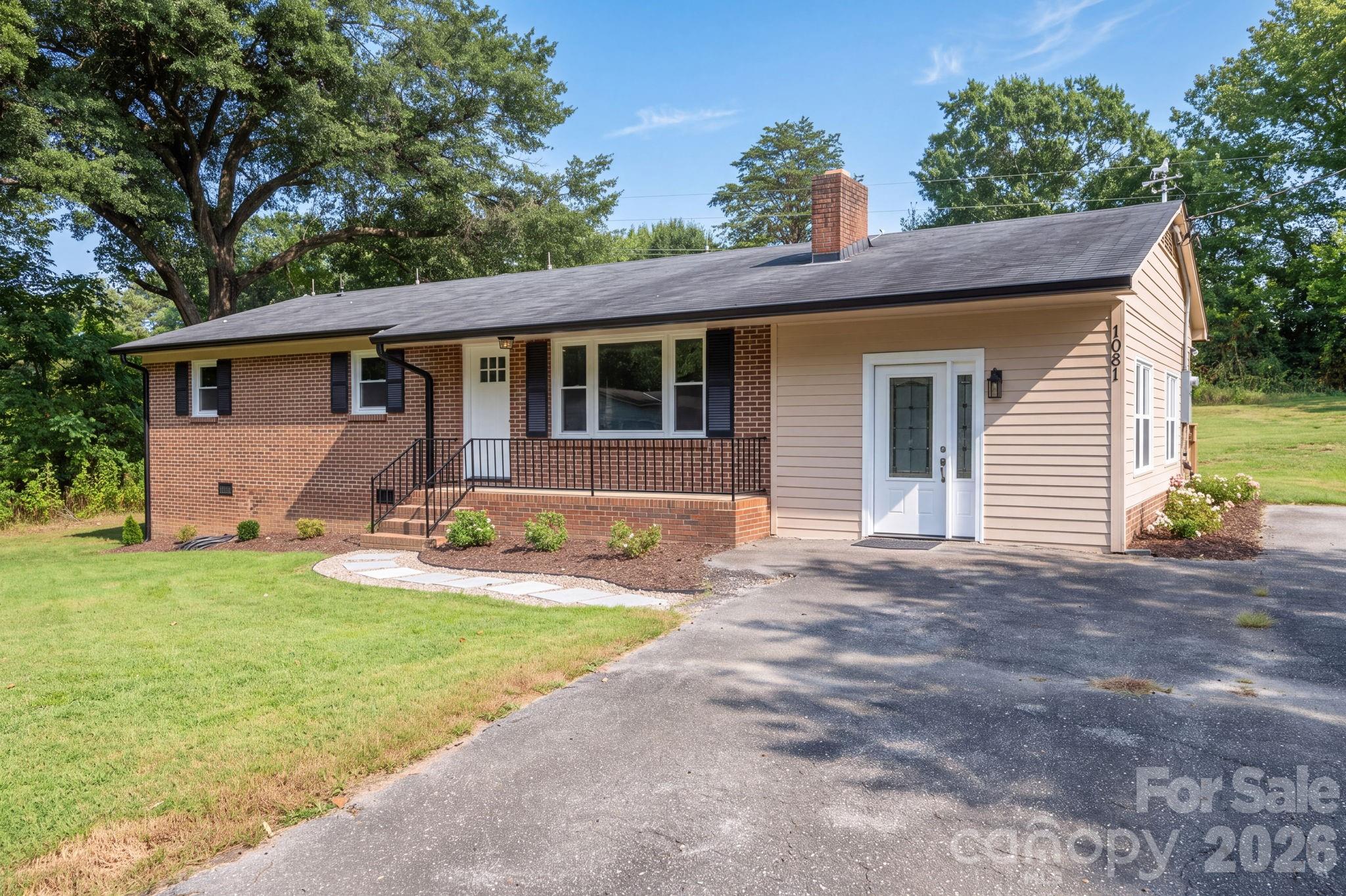 1081 Redleaf Trail Property Photo 32