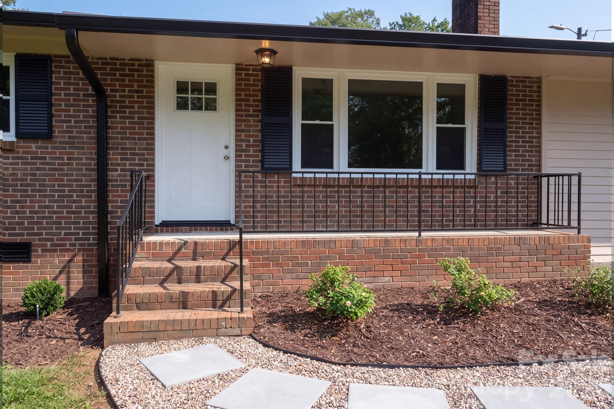 1081 Redleaf Trail Property Photo 34
