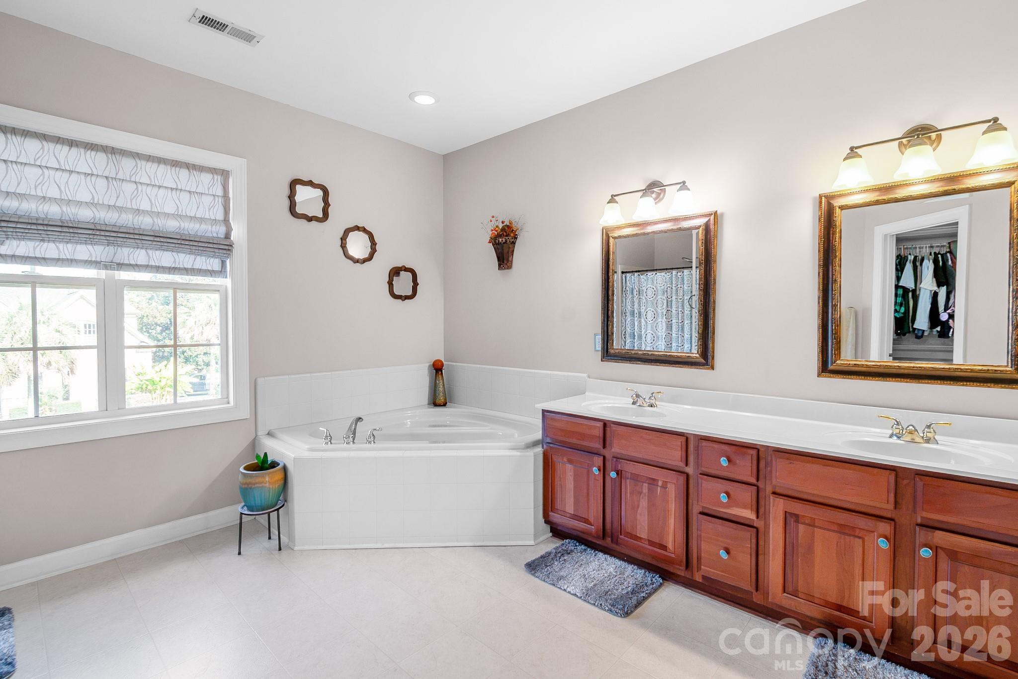 402 Deercross Lane Property Photo 22