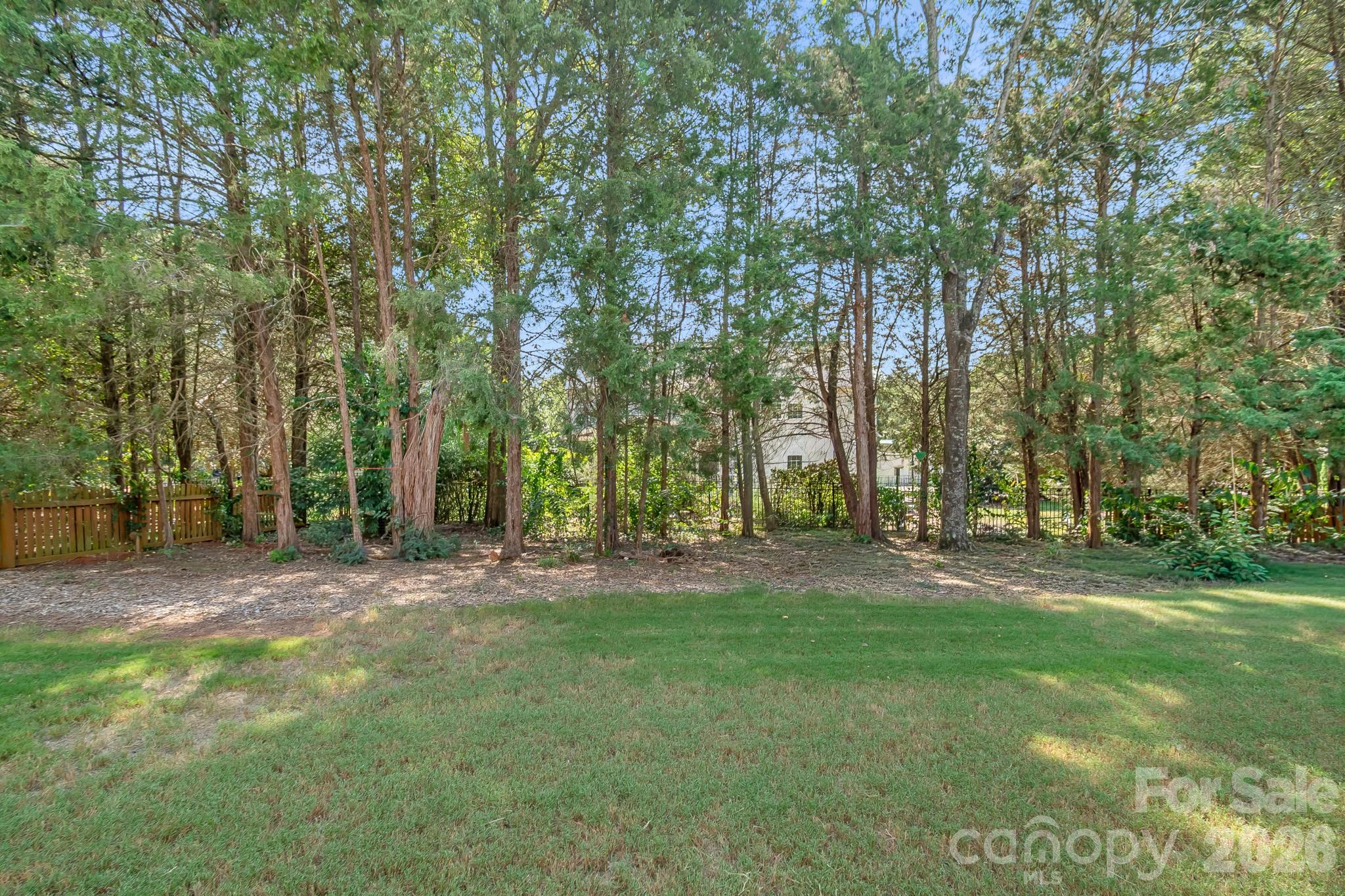 402 Deercross Lane Property Photo 32