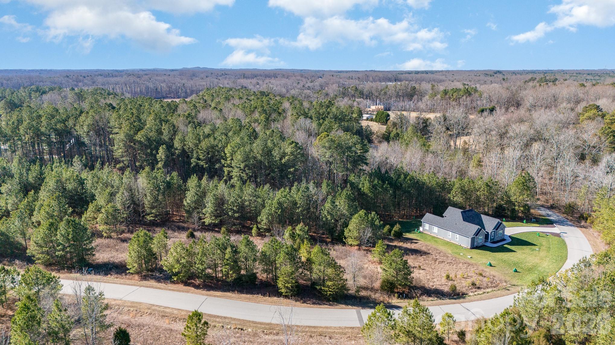 1283 Sunset Pointe Drive Property Photo 4