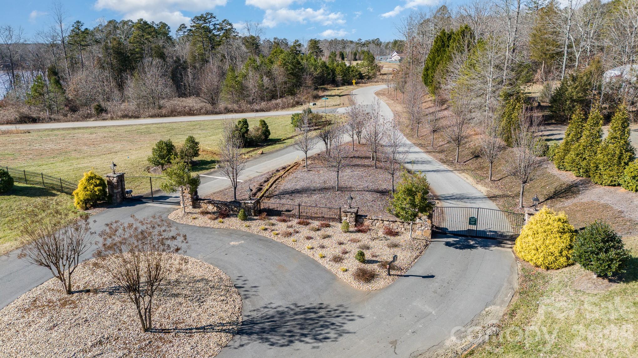 1283 Sunset Pointe Drive Property Photo 7
