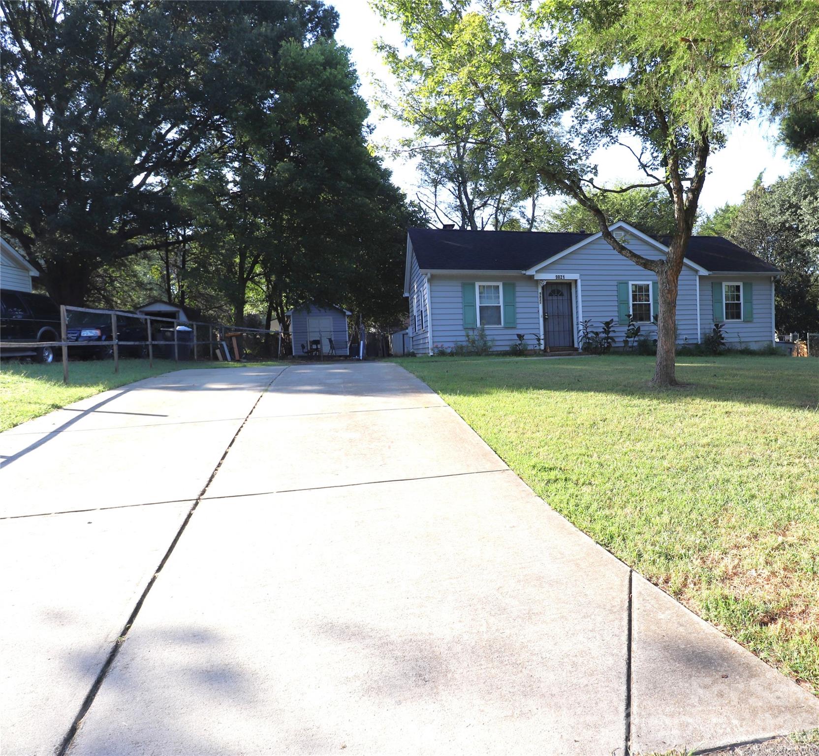 9821 Garth Wood Road Property Photo 1