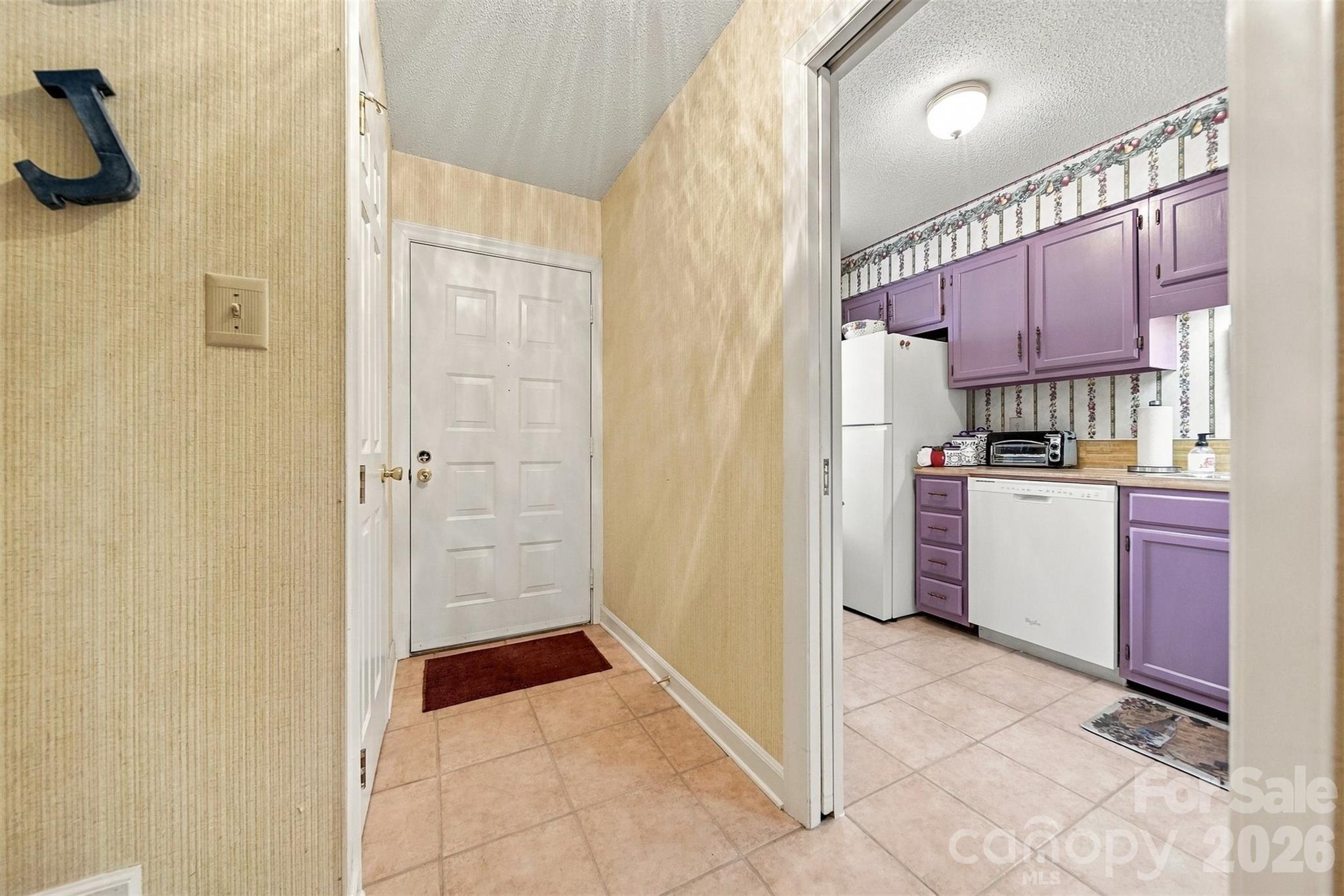 2705 N Center Street 37 Property Photo 3