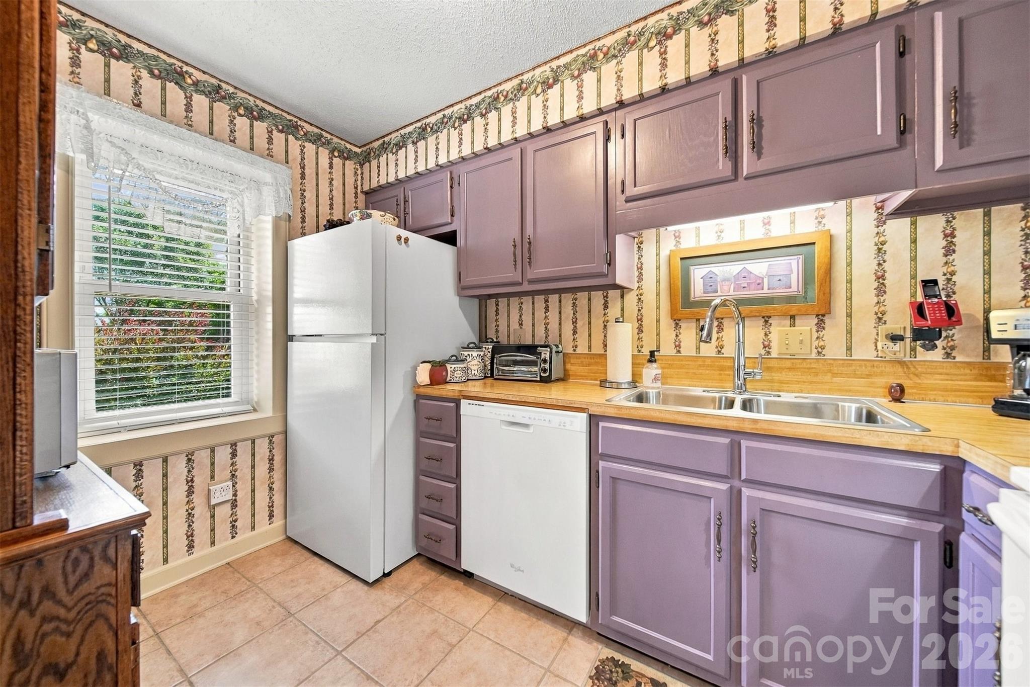 2705 N Center Street 37 Property Photo 4